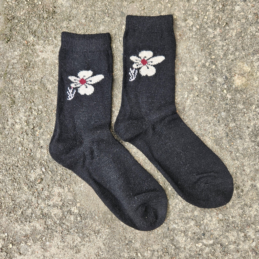 Thin Merino Wool Socks – Warm Nordic Hiking Socks for Men & Women, Soft Breathable Comfort