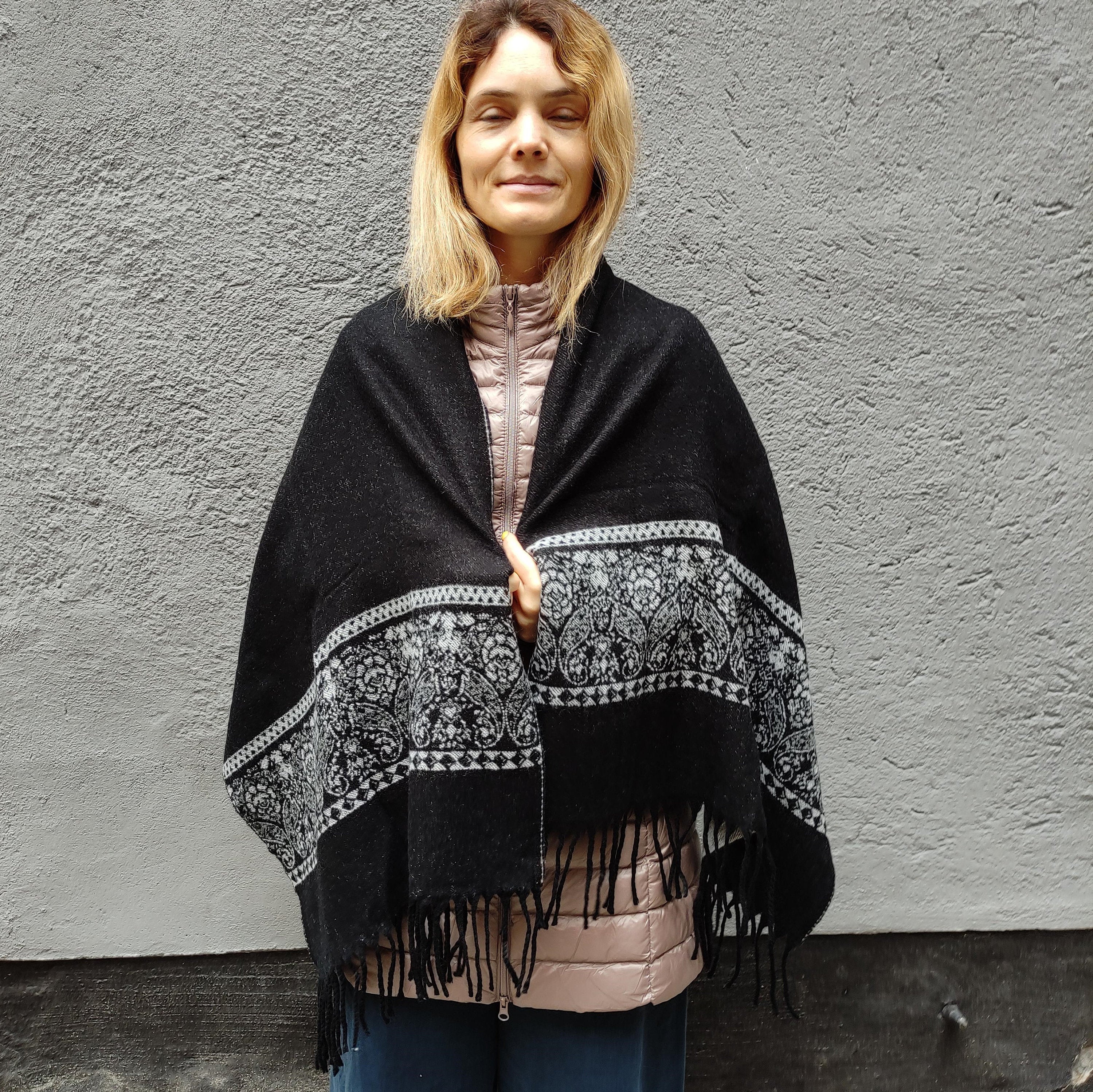 Lambswool Wrap Shawl – Oversized Wool Shawl With Fringed Fleece, Soft Cozy Wrap