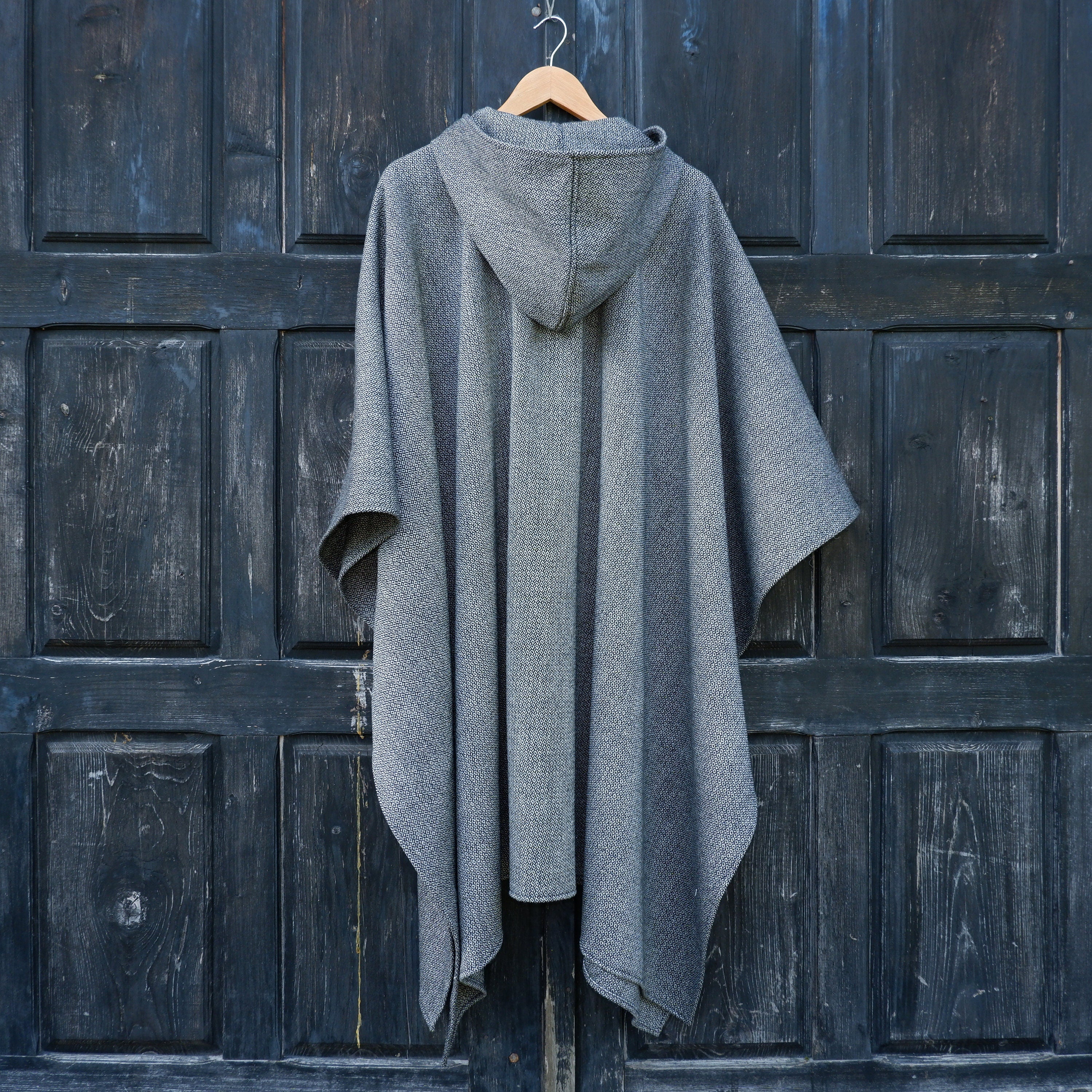 Wool Poncho Oland - Unisex Ruana Cape | Grey Wool Blanket | Comfortable Outdoor Shawl