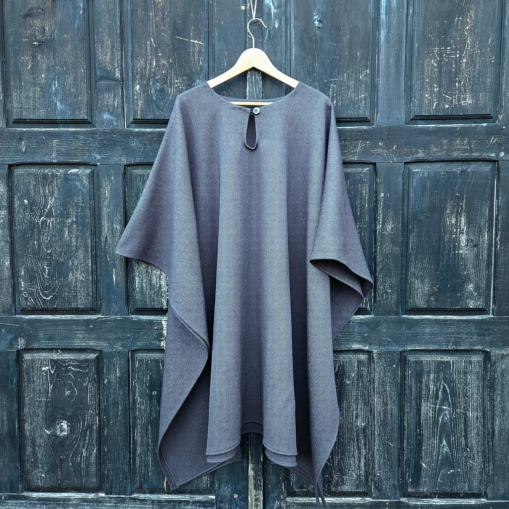 Wool Poncho Oland - Unisex Ruana Cape Green Wool Blanket With Hood | Comfortable Outdoor Cloak