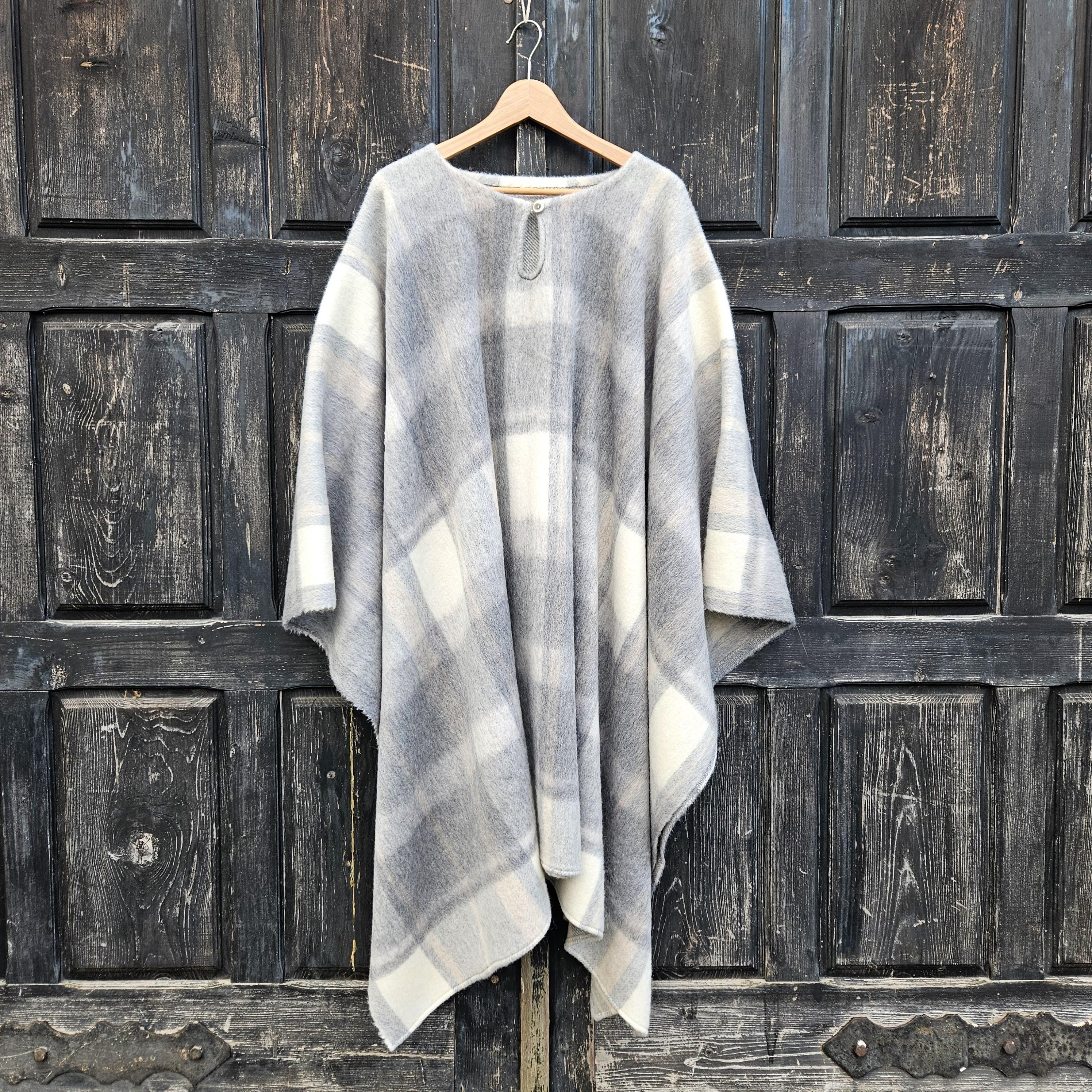 Wool poncho OLAND Unisex ruana cape, Grey wool blanket poncho with or without  hood - Comfortable cape cloak shawl outdoor - In2Nord