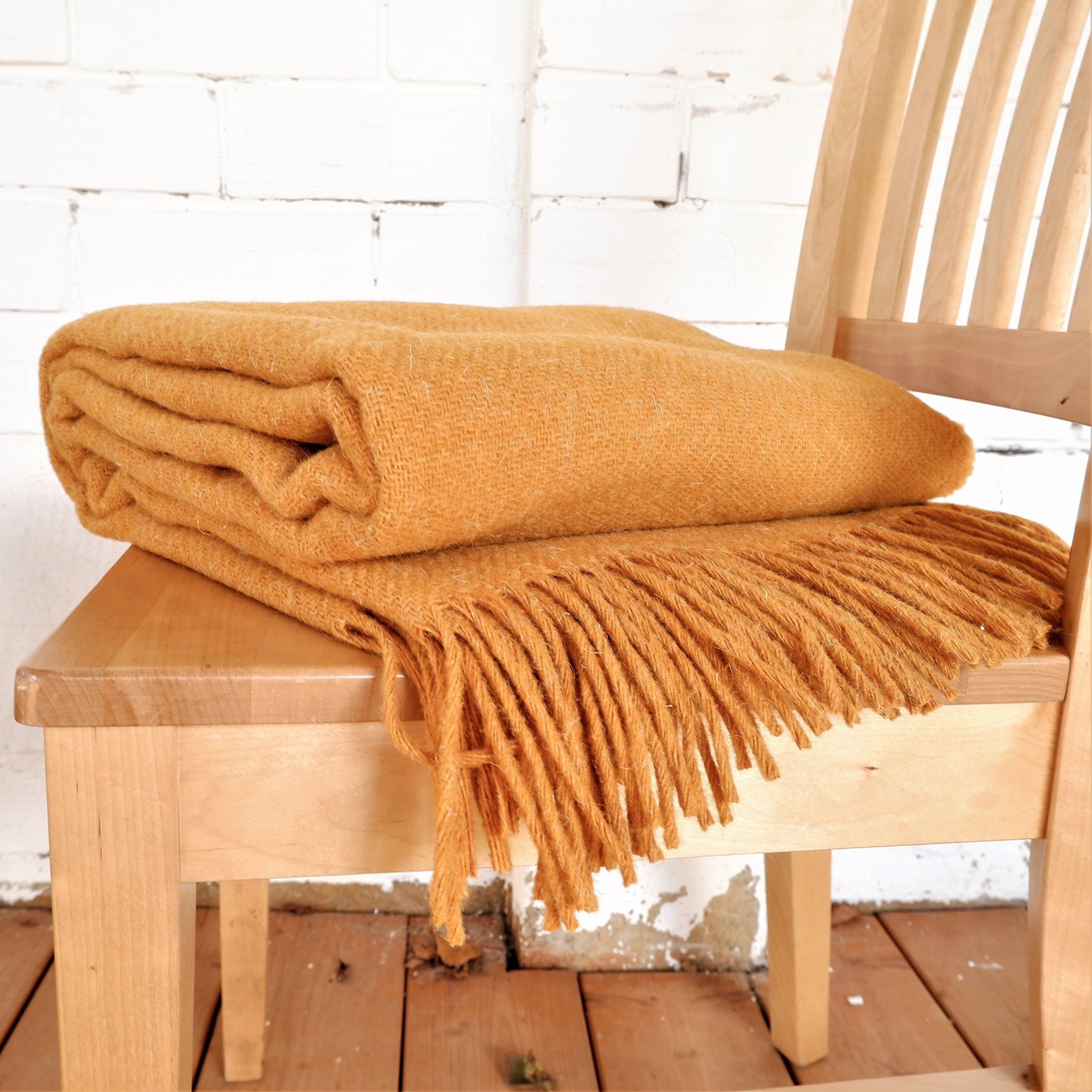 Wool Blanket – New Zealand Wool Throw | Warm Winter Blanket, Breathable & Hypoallergenic