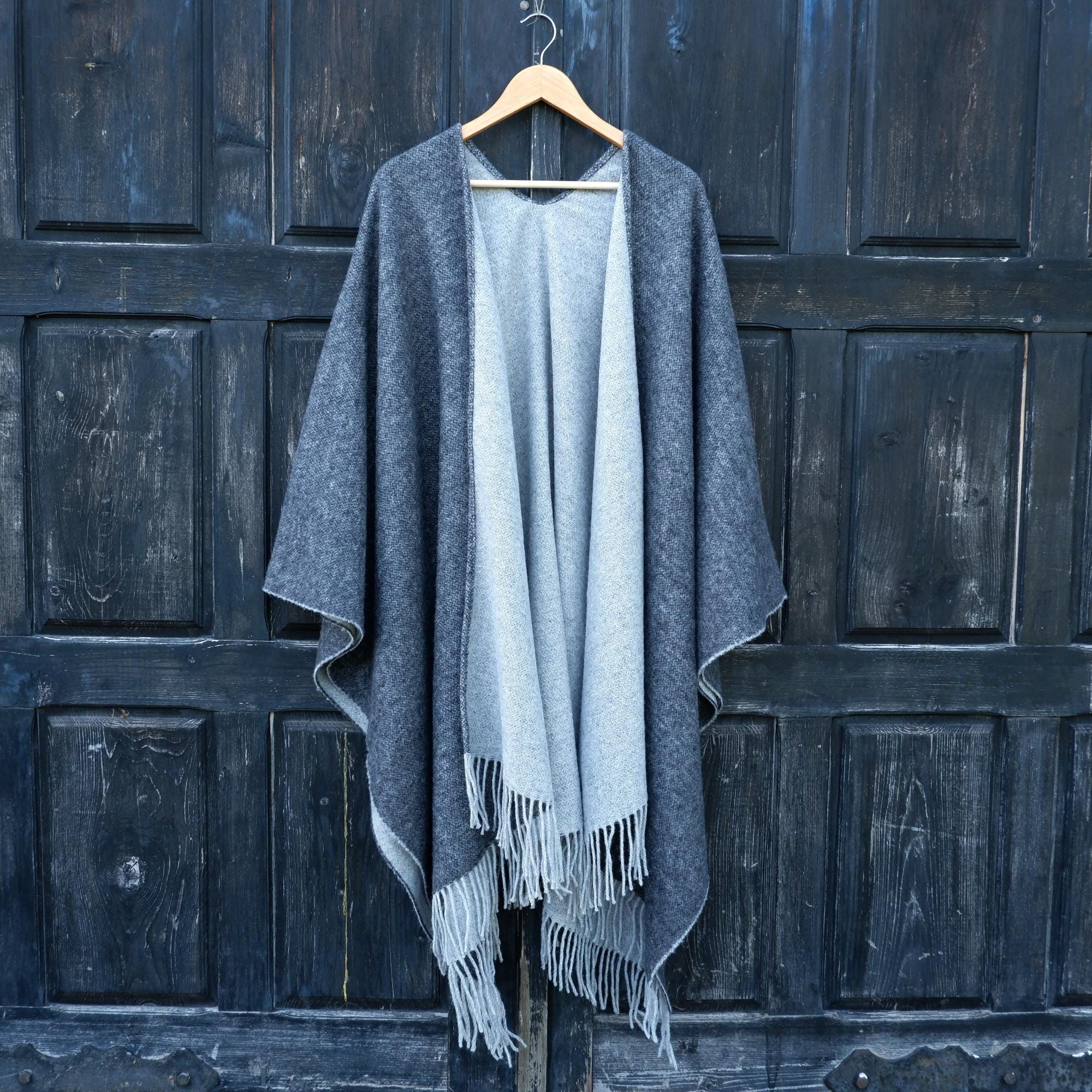 Merino Wool Poncho Open Front Cape Umea – Soft Lambswool Wrap | Durable Outdoor Wool Cape
