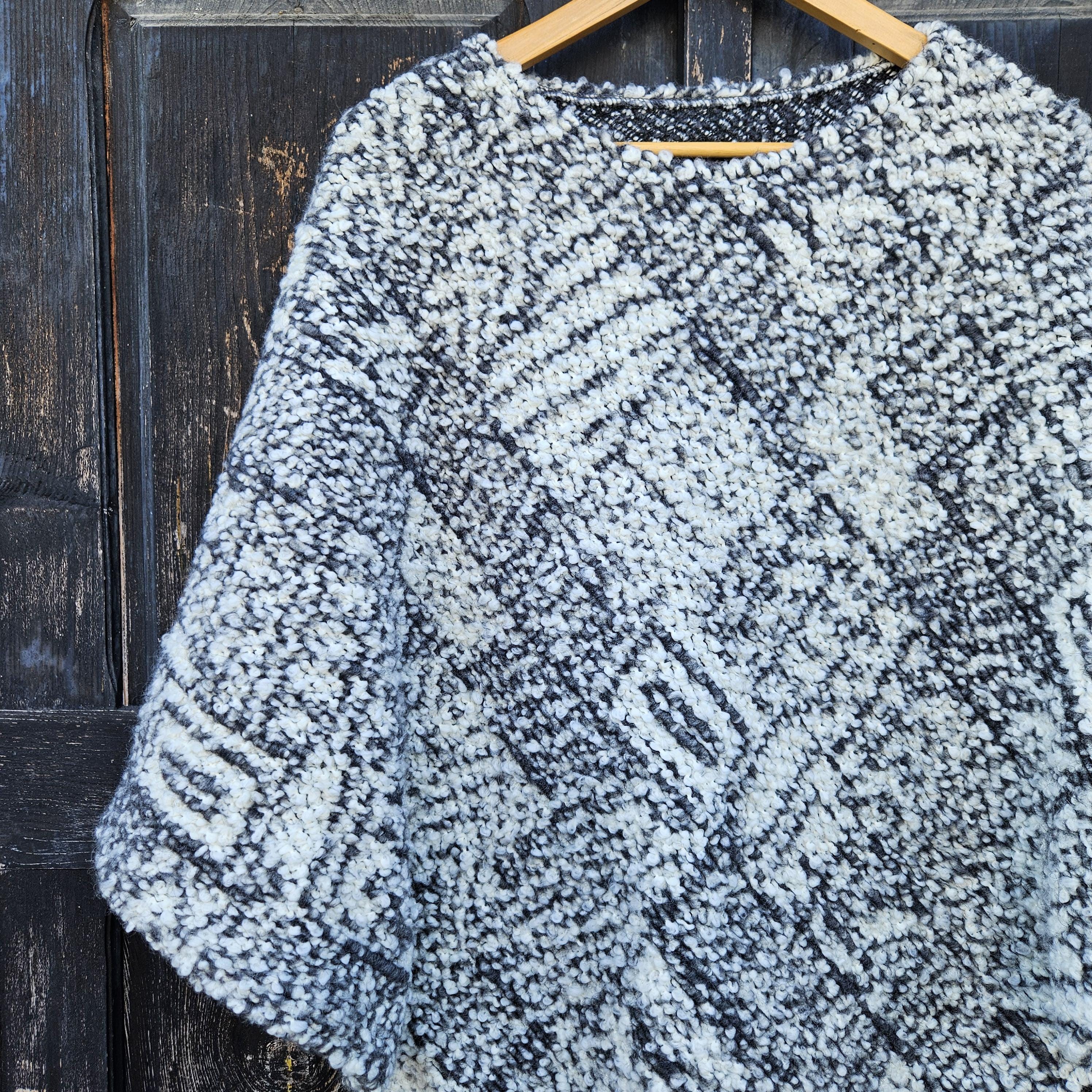 Wool blanket poncho cape hooded in white black lambswool KIRUNA ladies poncho cape with or without hood Wool blanket poncho cape