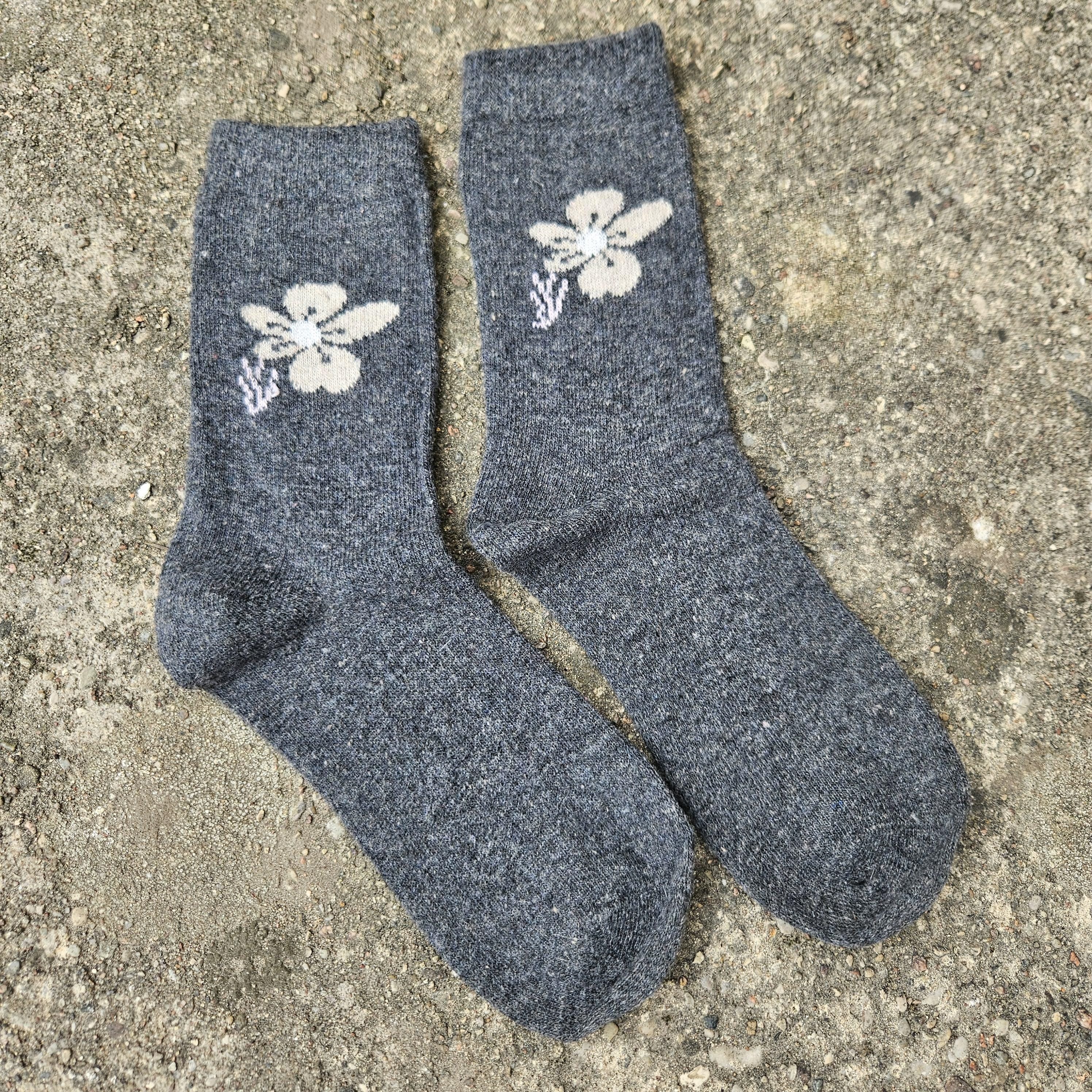 Thin Merino Wool Socks – Warm Nordic Hiking Socks for Men & Women, Soft Breathable Comfort