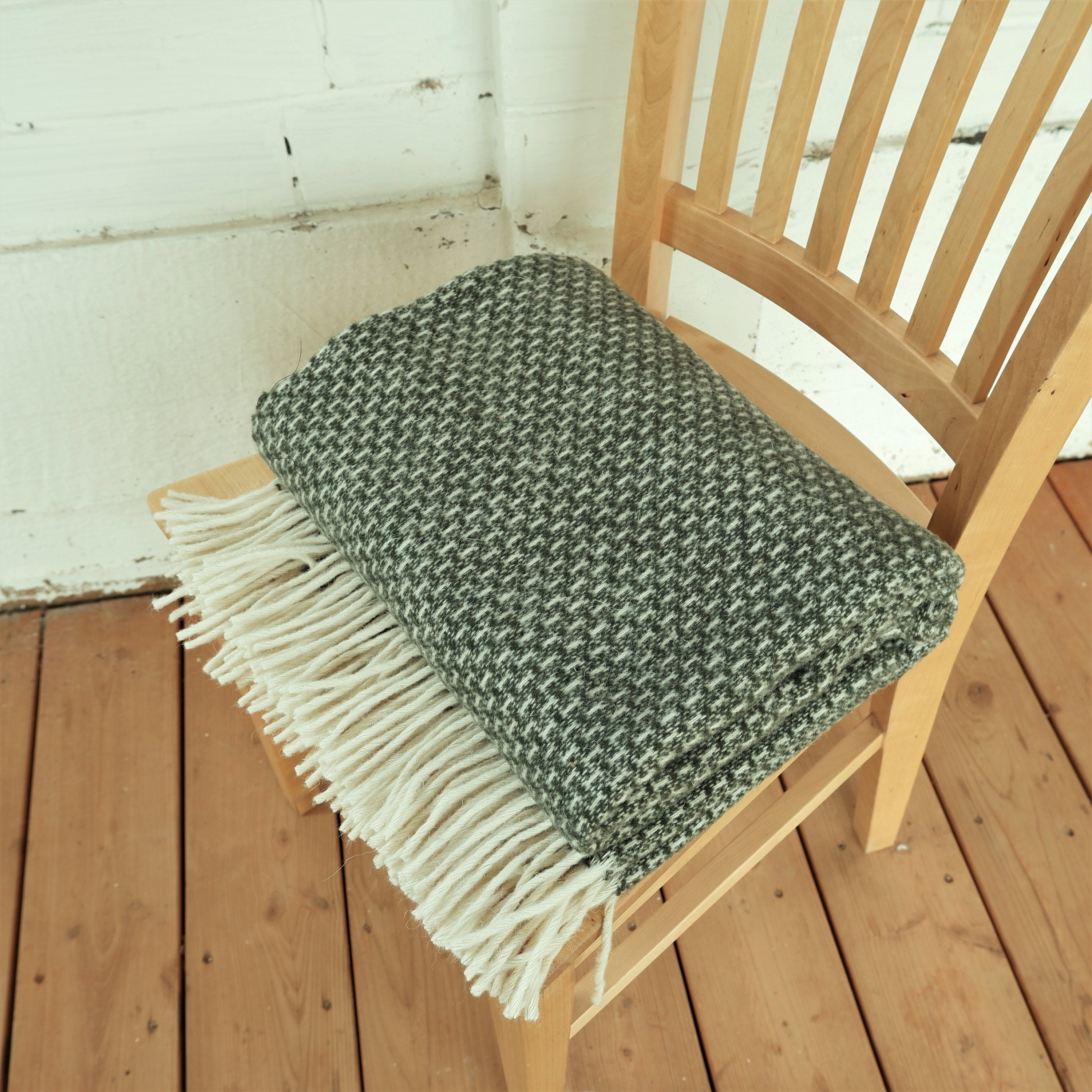100% Wool Blanket: green Plaid Throw 55x79