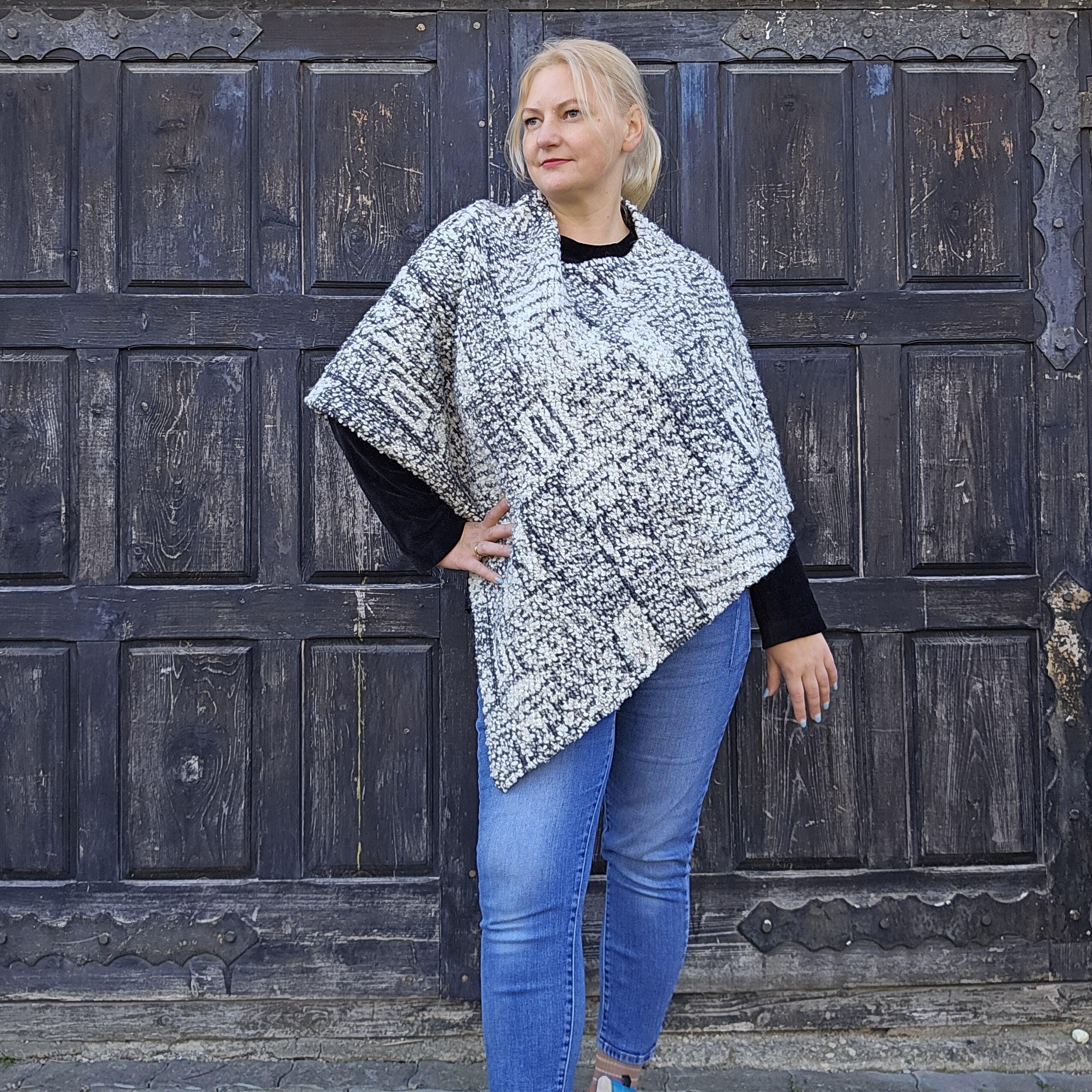 Wool Blanket Poncho – Hooded Wool Cape | Unisex Comfortable Outdoor Cape Beige