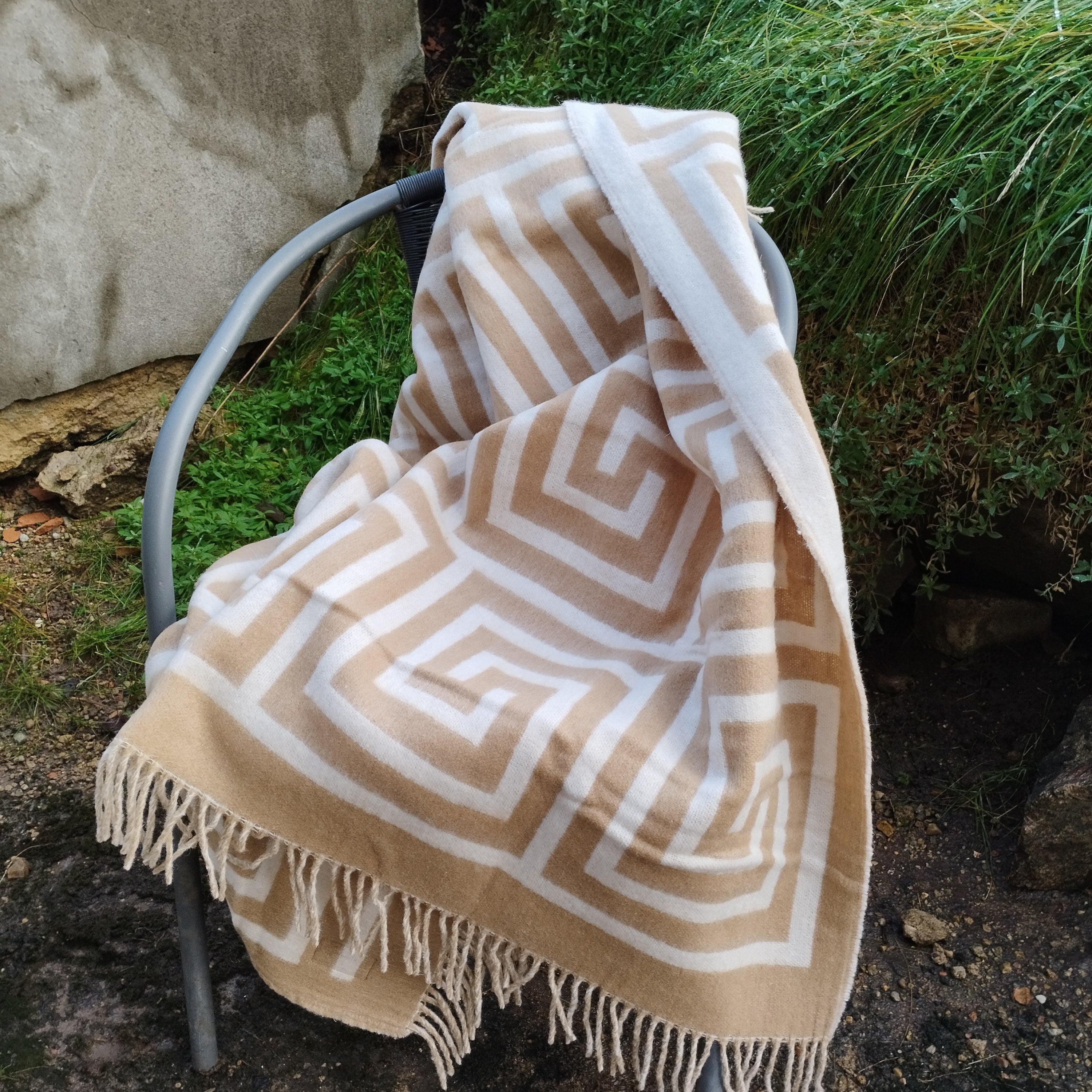 Merino Wool Blanket – Soft Warm Large Brown Plaid Sofa Throw 140x200cm