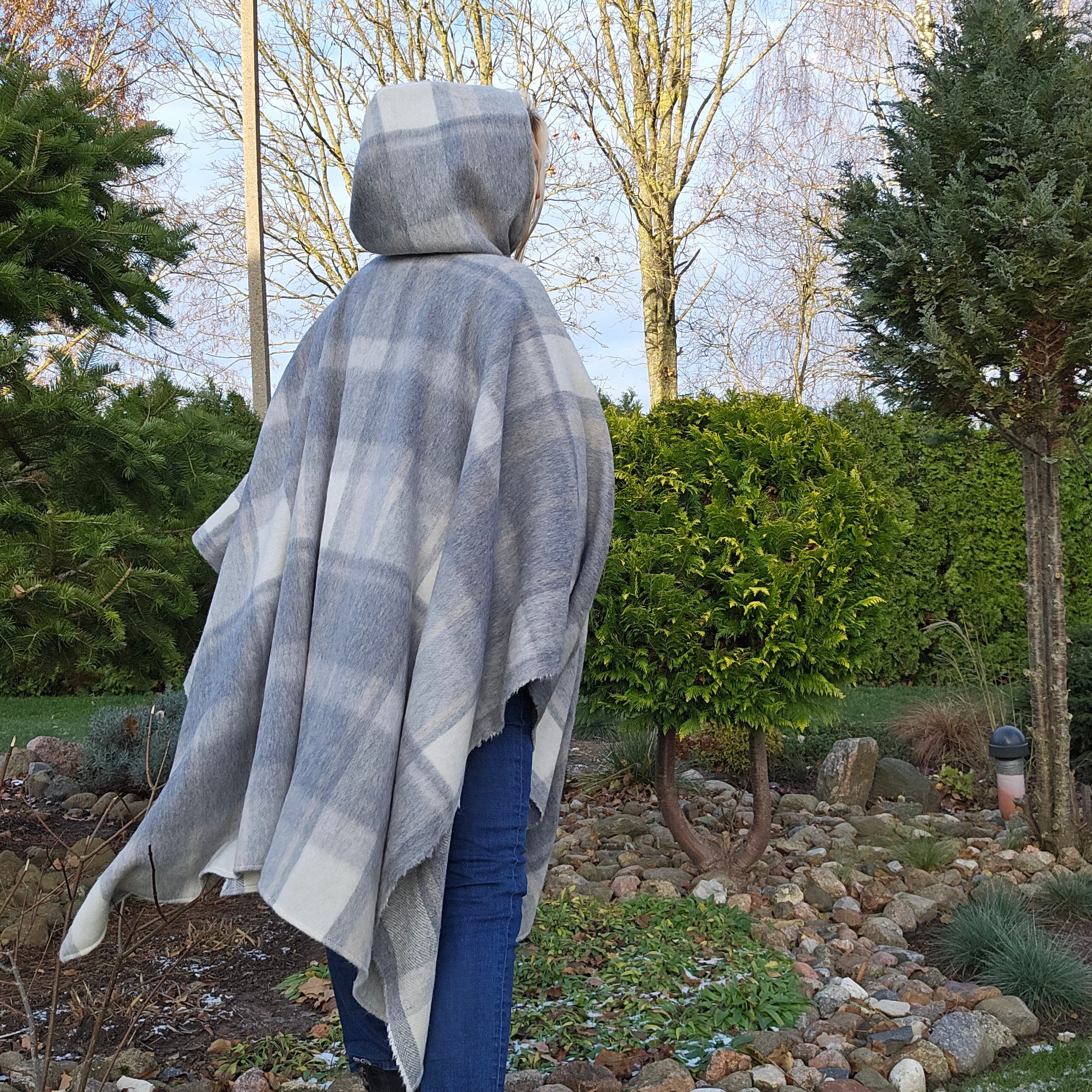 Gray wool blanket poncho with hood - SALA - unisex ruana with fringes - Comfortable cape cloak shawl outdoor - In2Nord