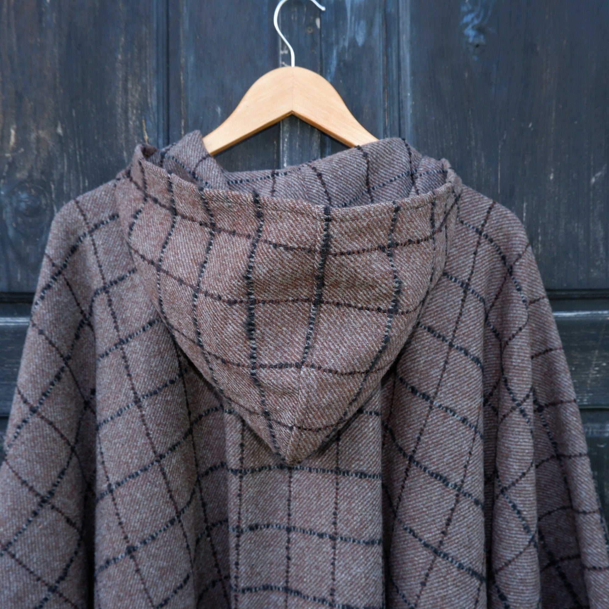 Wool poncho OLAND - Unisex ruana cape - wool blanket poncho with or without hood - Comfortable cape cloak shawl outdoor - In2Nord brown grey