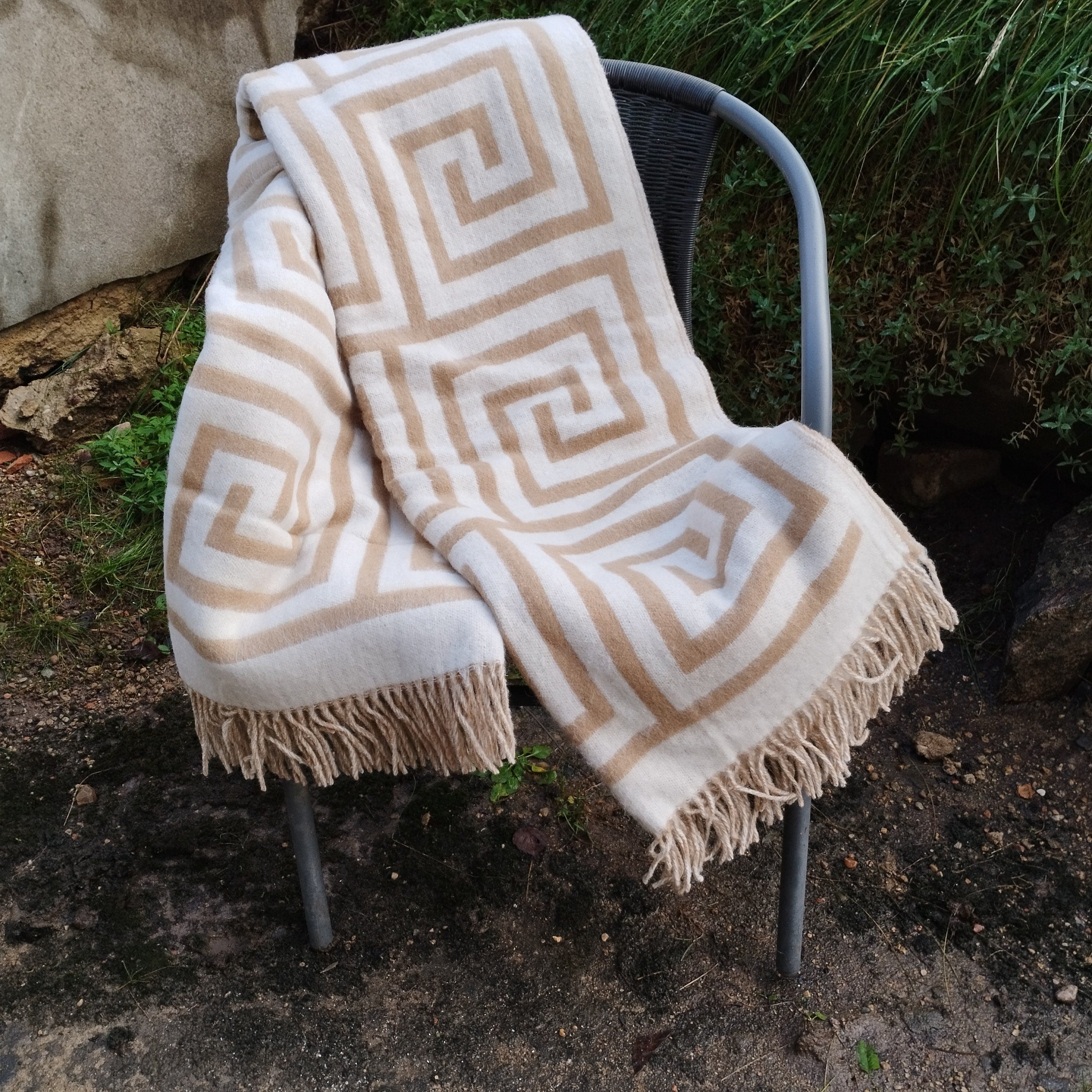 Merino Wool Blanket – Soft Warm Large Brown Plaid Sofa Throw 140x200cm