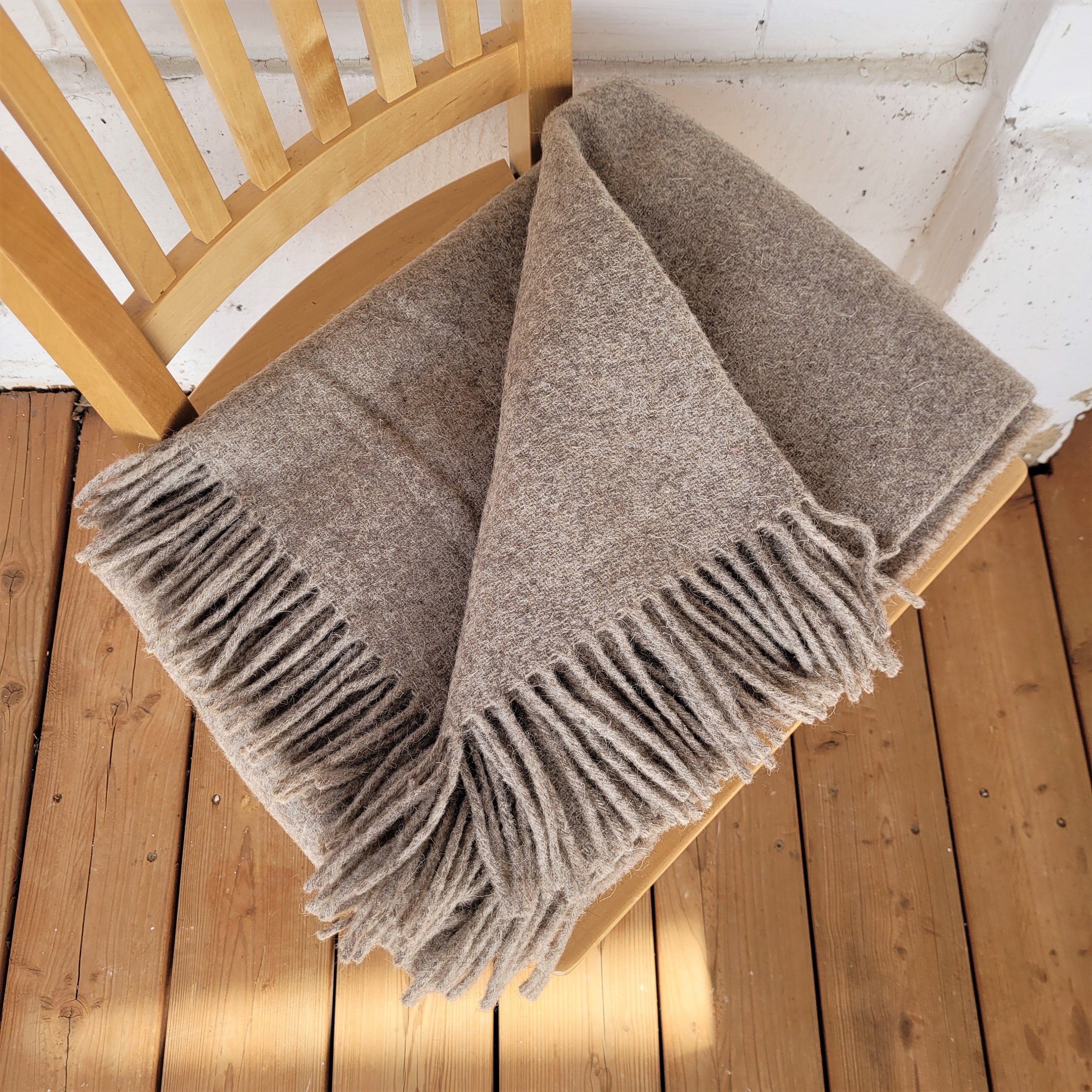 Wool Blanket – New Zealand Wool Throw | Warm Winter Blanket, Breathable & Hypoallergenic