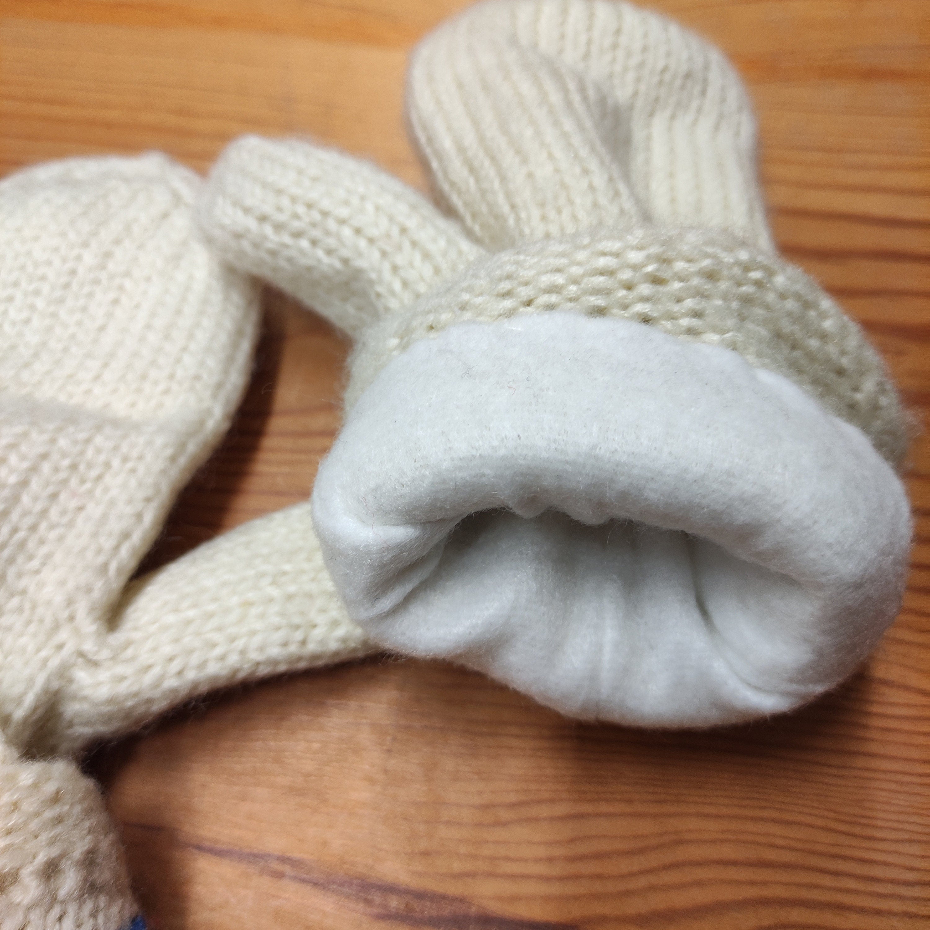 Lovikka Wool Mittens – Knitted Warm Winter Accessories With Tassel Embroidery