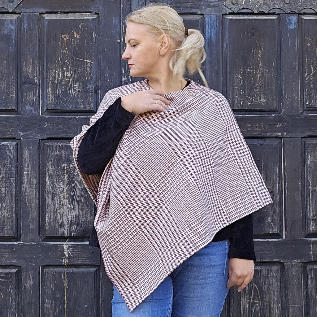 Wool blanket poncho in pink grey white checked - Kiruna - hooded ruana - Comfortable wool cape with or without hood for outdoor - In2Nord
