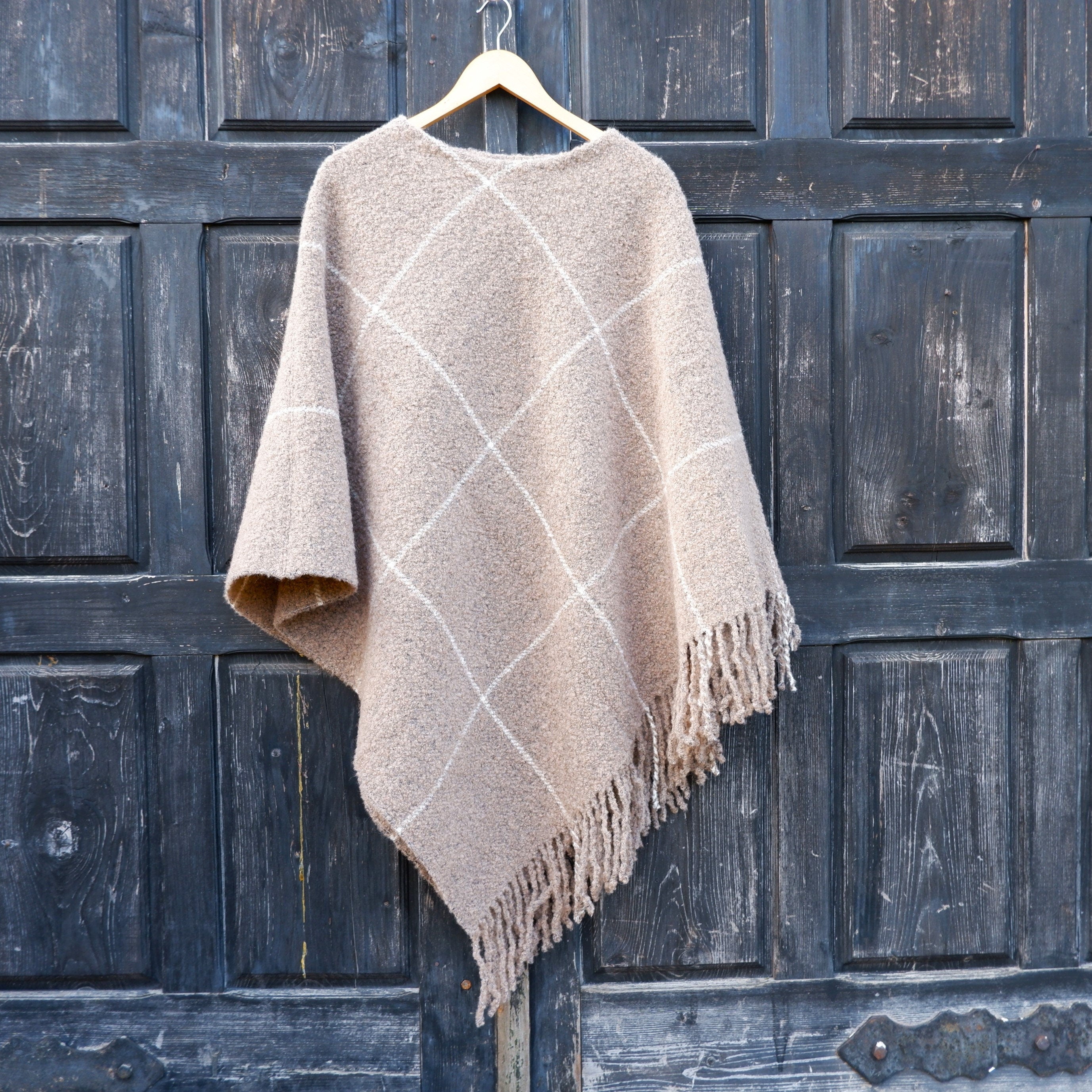 Wool Blanket Poncho Kiruna – Hooded Wool Cape with Fringes | Cozy Beige Unisex Wrap
