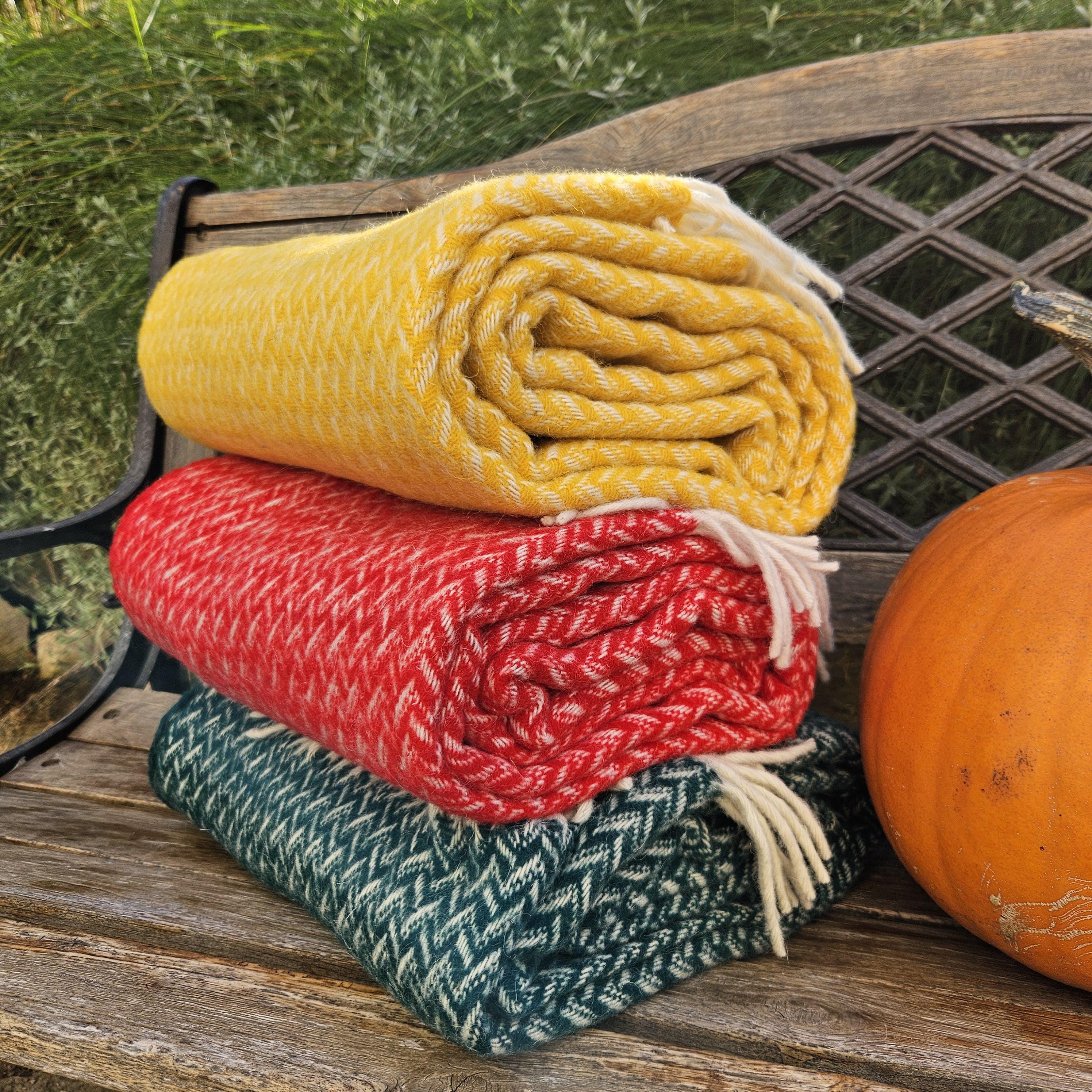 Wool Blanket – Natural Wool Throw | Warm Winter Blanket | Hypoallergenic & Breathable