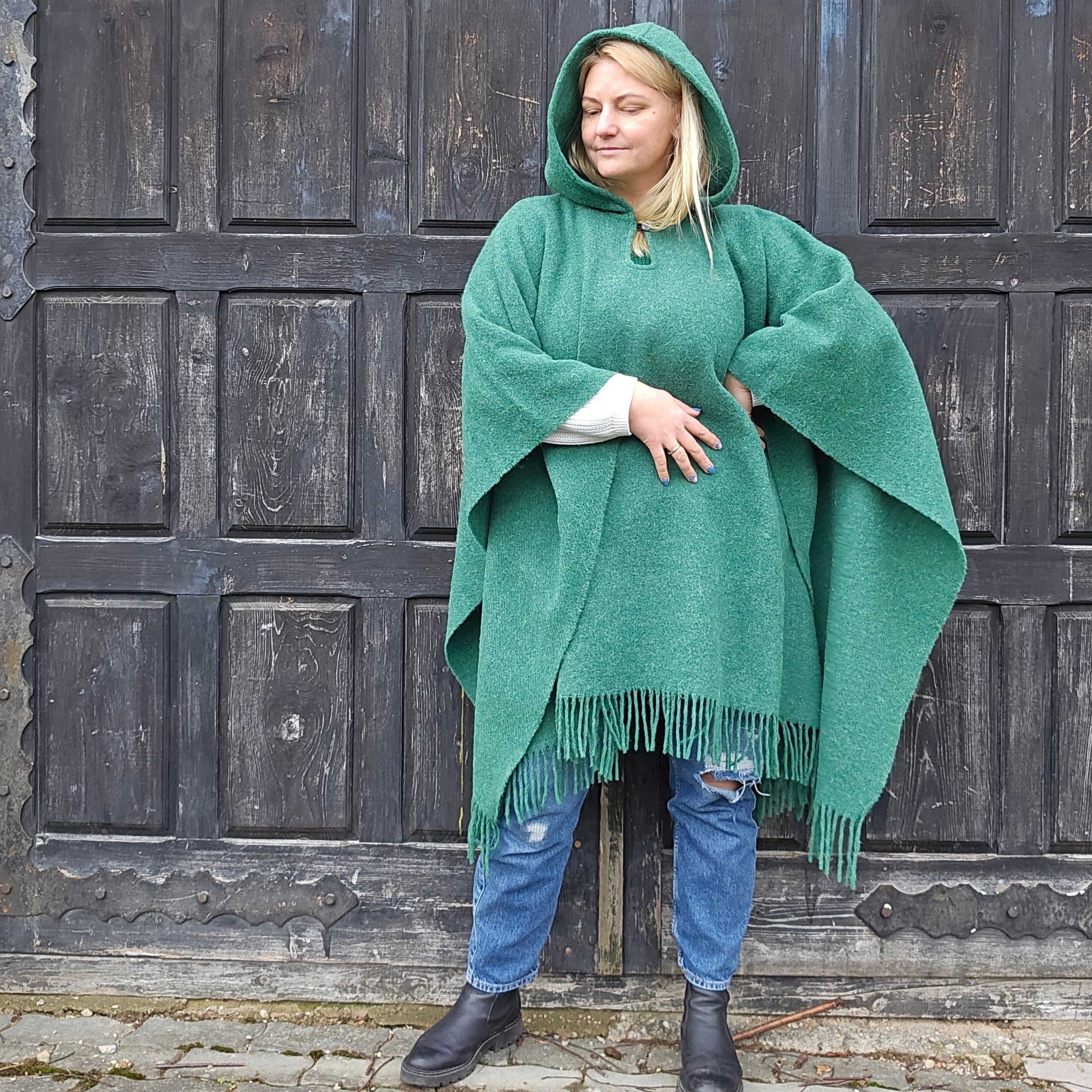 Wool poncho - OLAND - Unisex ruana cape - Grey wool blanket poncho with or without  hood - Comfortable cape cloak shawl outdoor - In2Nord