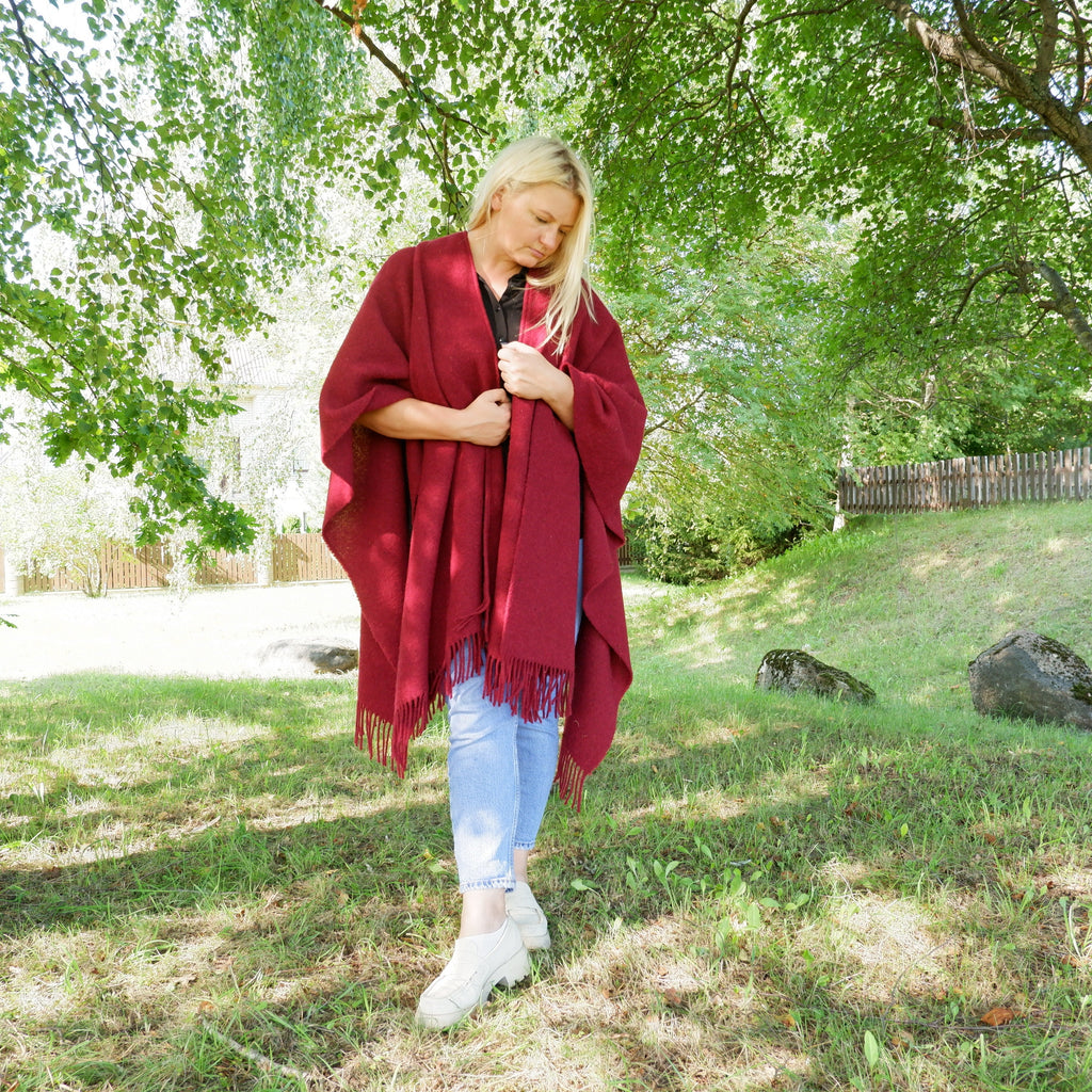 Wool Poncho Umea - Natural Wool Cape with Fringes | Comfortable Outdoor Wrap Shawl