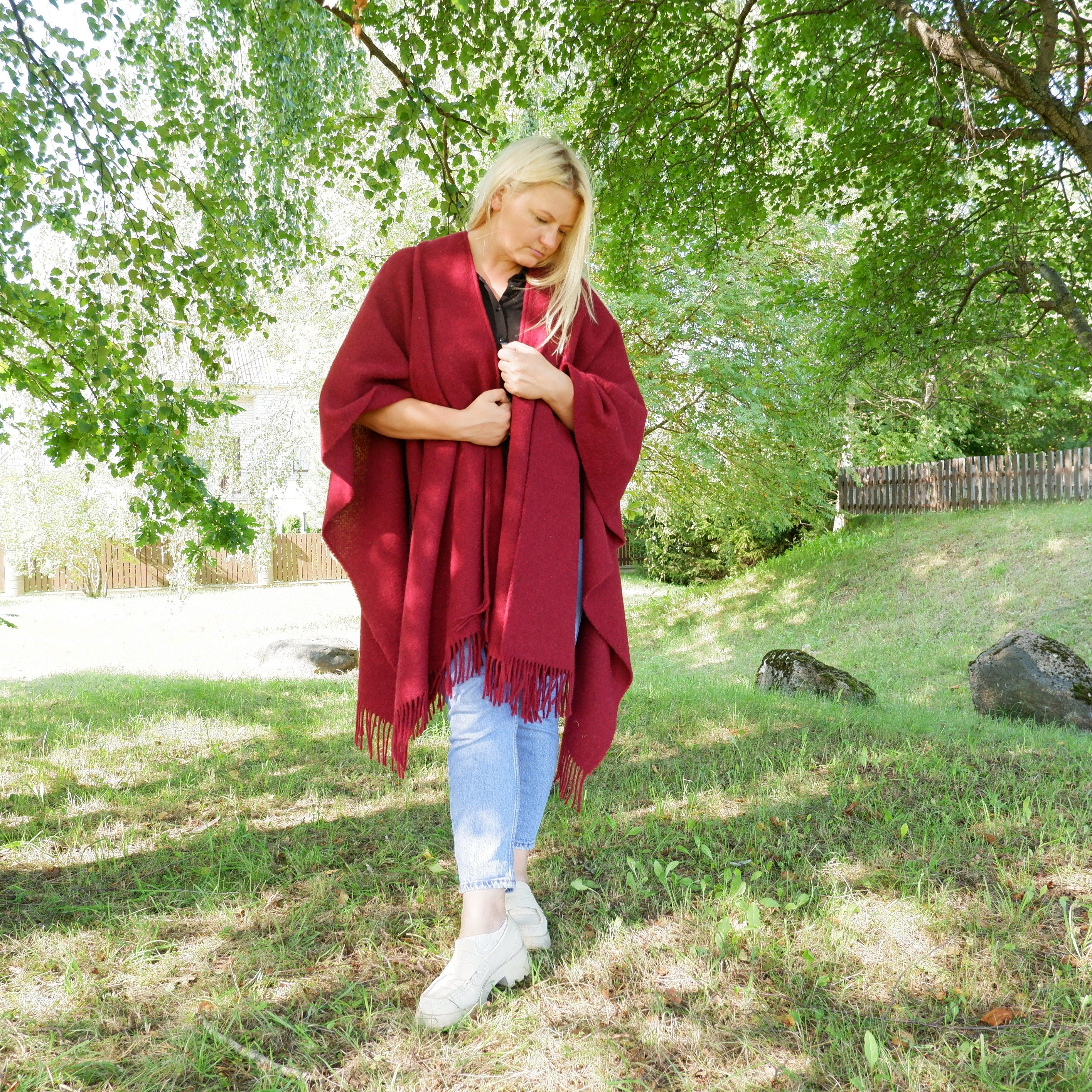 Wool Poncho Umea - Natural Wool Cape with Fringes | Comfortable Outdoor Wrap Shawl