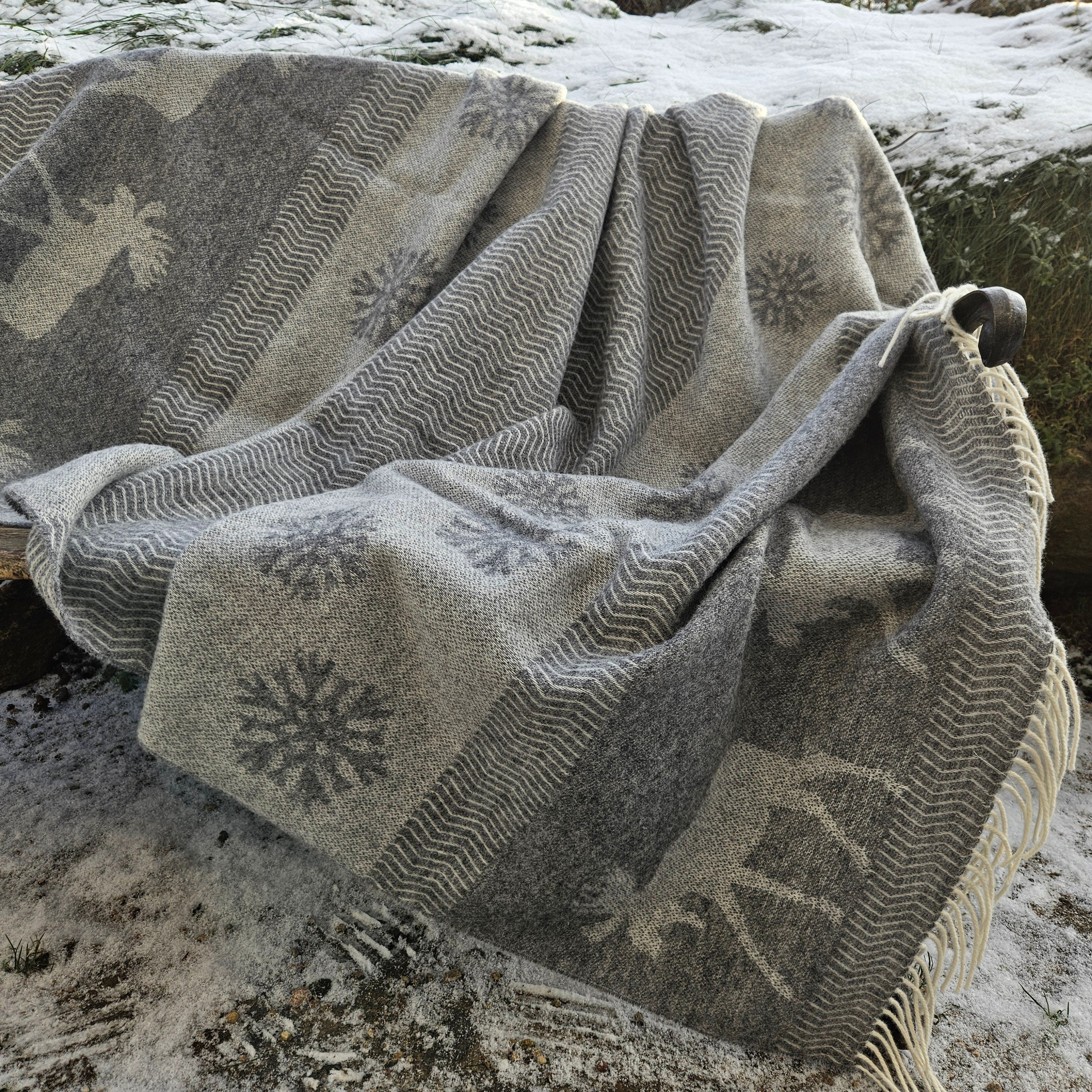 Wool Reindeer Blanket – Double Sided Warm Lambswool Plaid | Scandinavian Style Throw