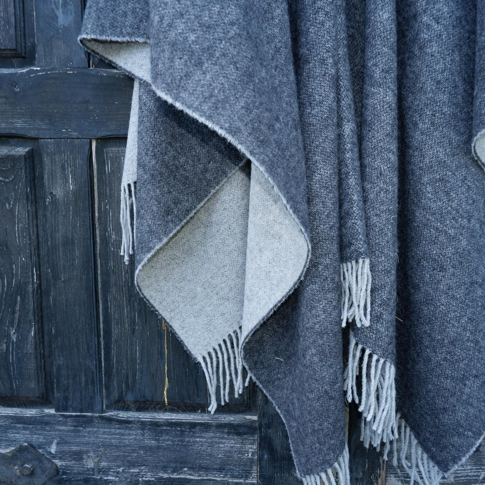 Merino Wool Poncho Open Front Cape Umea – Soft Lambswool Wrap | Durable Outdoor Wool Cape