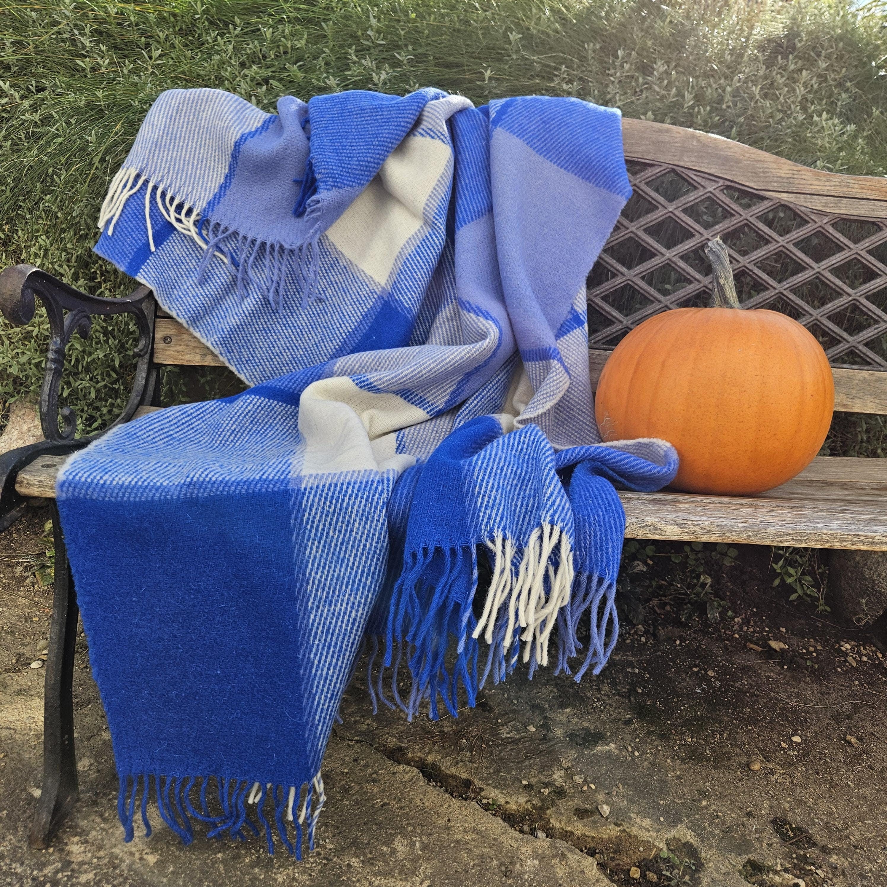 New Zealand wool blanket BLUE Ecofriendly - IN2NORD Europe - Aesthetic home accessory Housewarming Christmas gift