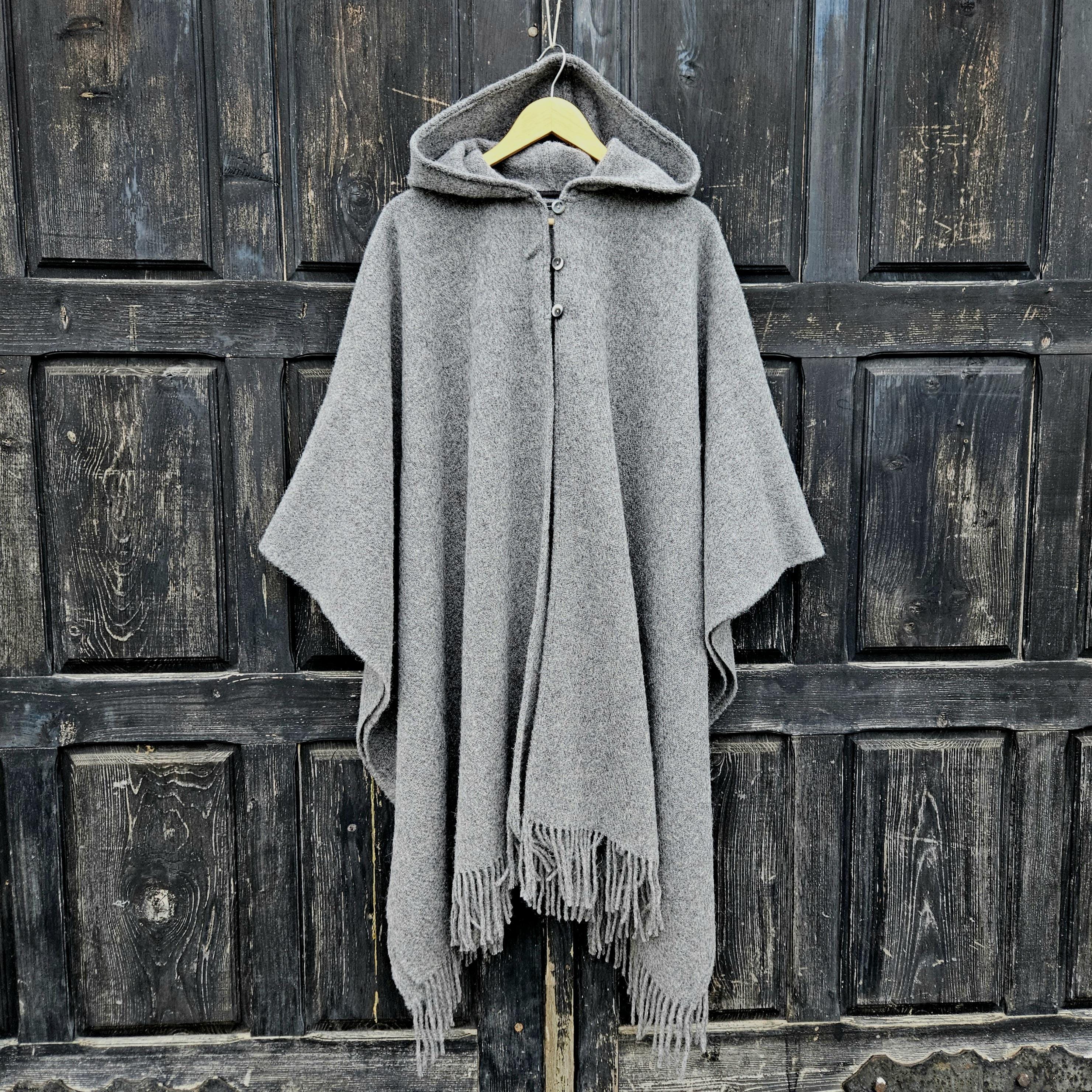 wool blanket poncho with hood - grey wool cape coat SALA unisex ruana with fringes - Comfortable cape cloak shawl outdoor - In2Nord