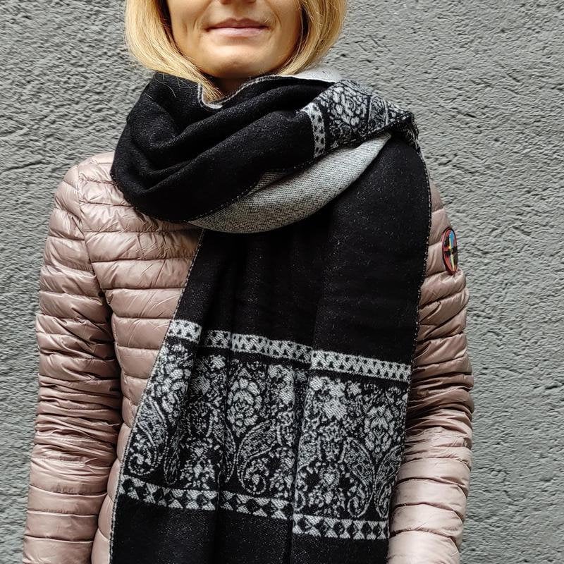 Lambswool Wrap Shawl – Oversized Wool Shawl With Fringed Fleece, Soft Cozy Wrap