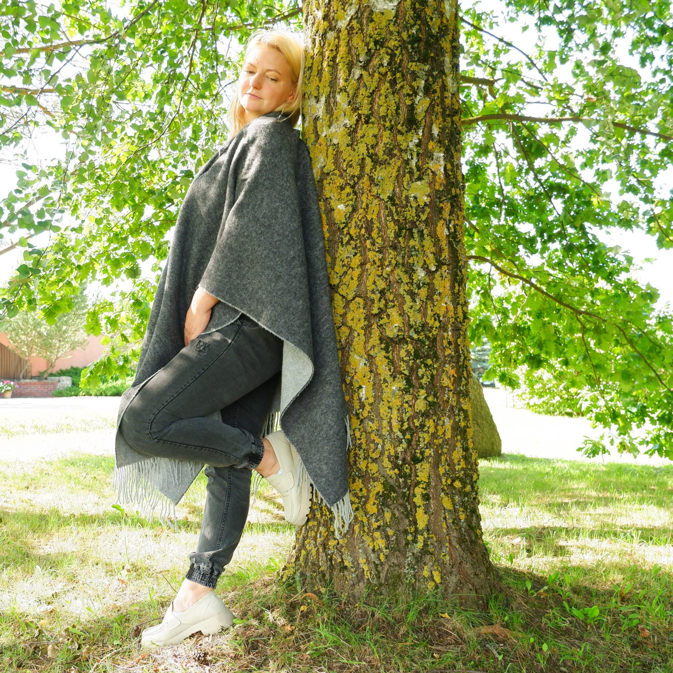 Merino Wool Poncho Open Front Cape Umea – Soft Lambswool Wrap | Durable Outdoor Wool Cape