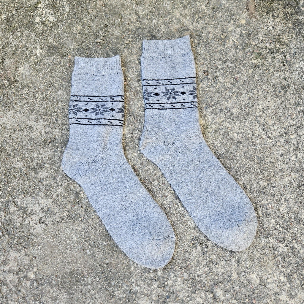 thicker MERINO WOOL Socks - black Snowflake - Size EUR 39-42 43-46 Nordic warm socks for men or women Unisex Hiking Running everyday