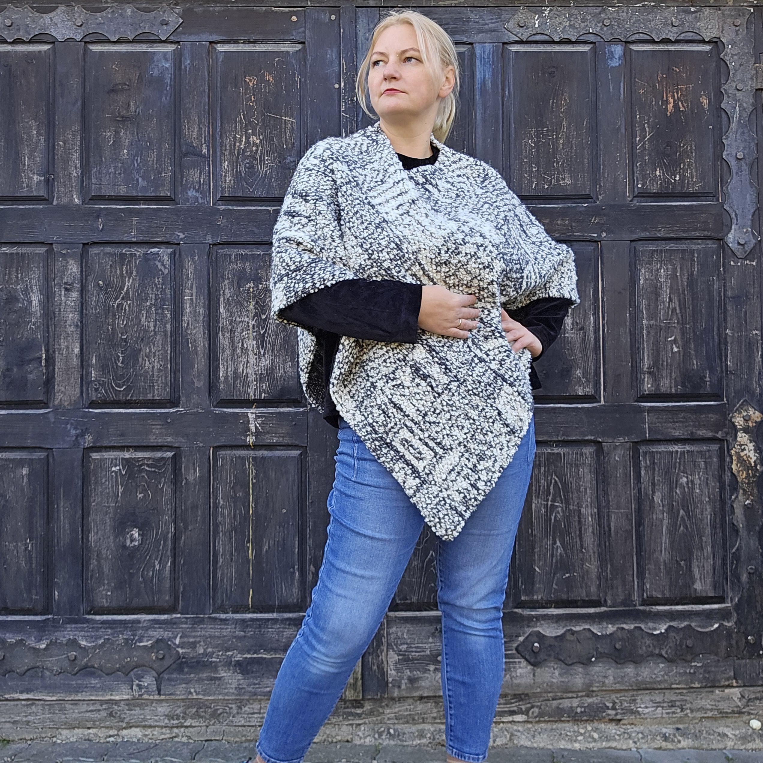 Wool Blanket Poncho – Hooded Wool Cape | Unisex Comfortable Outdoor Cape Beige