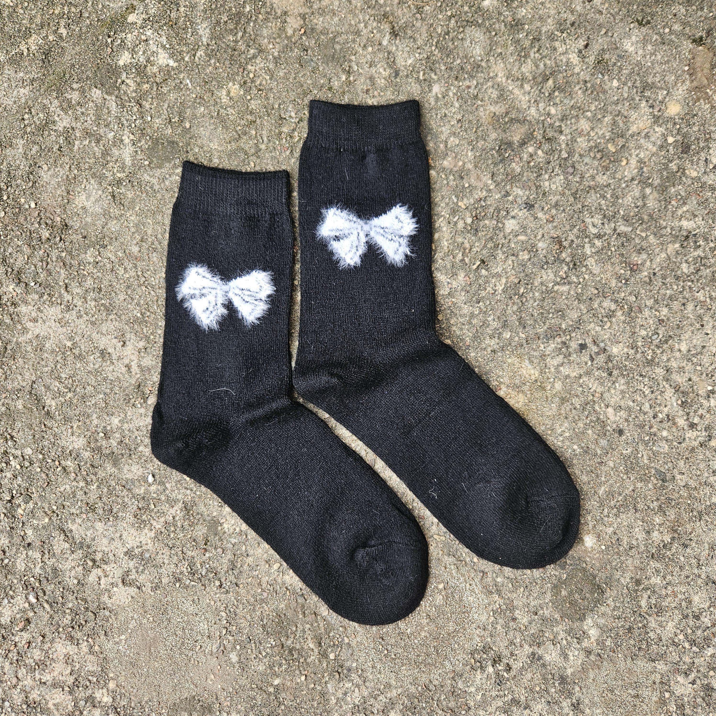 Thin Merino Wool Socks - Size EUR 35-38 39-42 Nordic warm socks for men or women Unisex Hiking Running everyday GRAY pink black navy red Bow