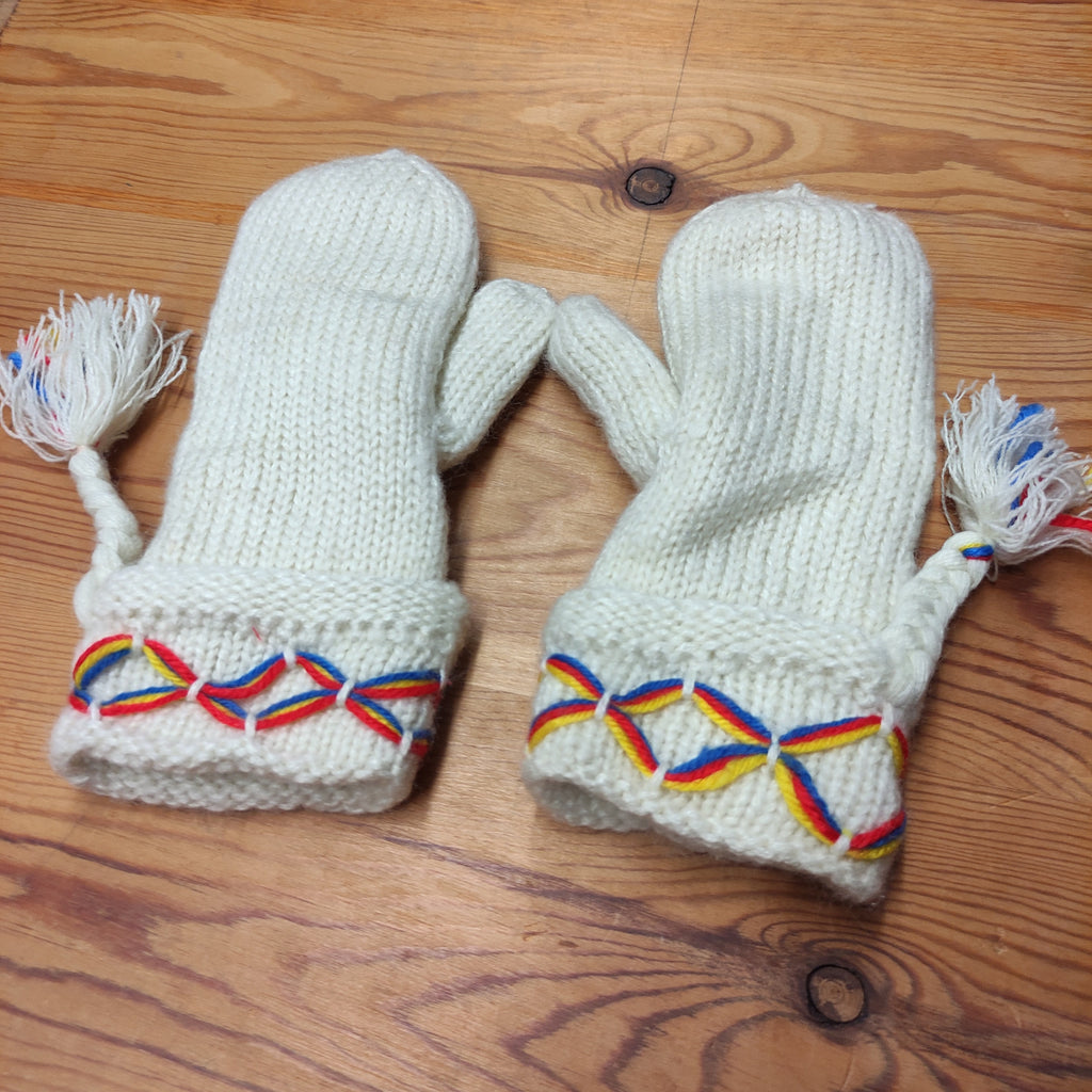 Lovikka Wool Mittens – Knitted Warm Winter Accessories With Tassel Embroidery
