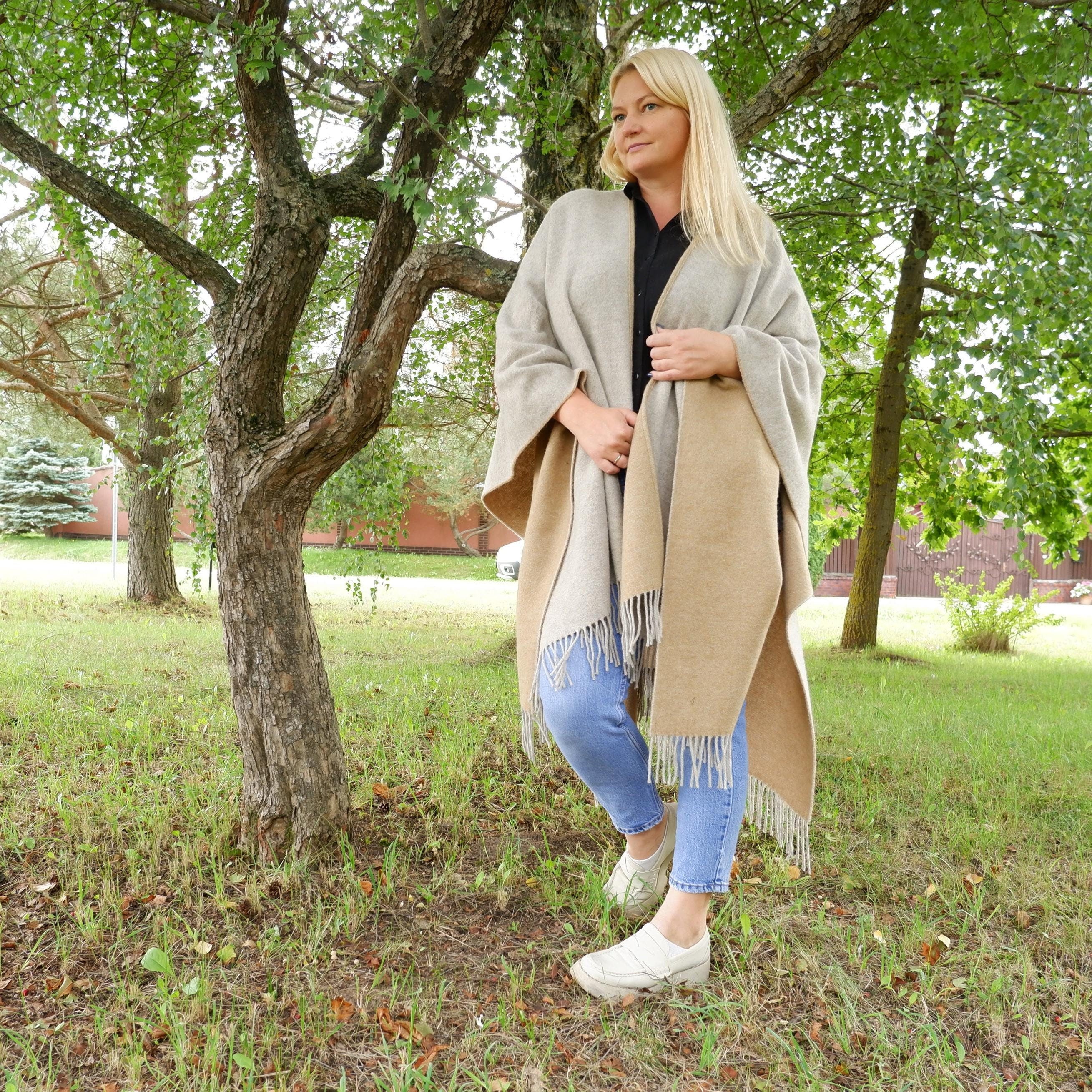 Merino wool PONCHO Ruana, WRAP two colors Comfortable wool cape for outdoor, Open front cape shawl with fringes, IN2NORD lambswool UMEA