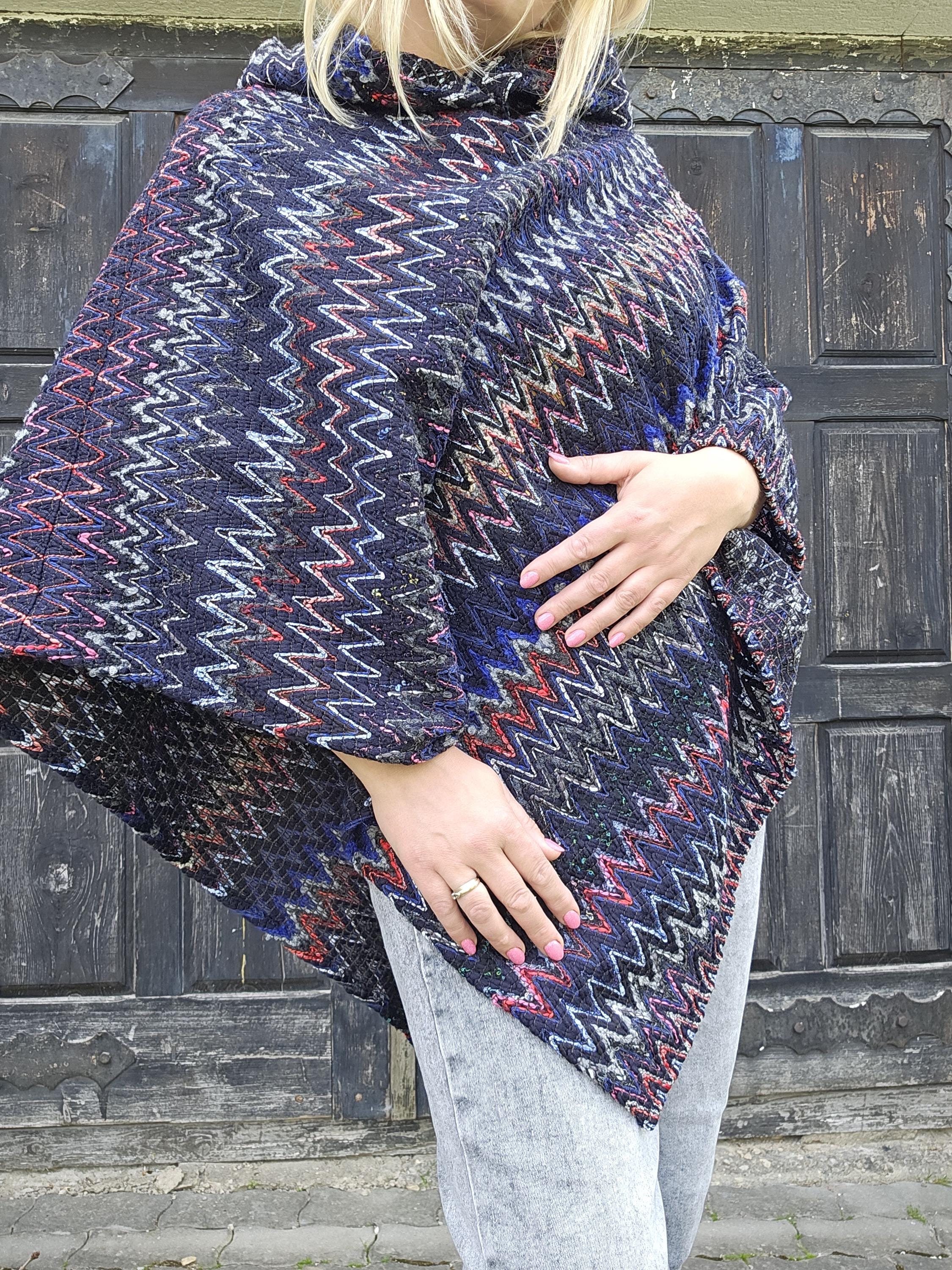 Wool Blanket Poncho Kiruna - Hooded Black Blue Zigzag Cape | Comfortable Outdoor Wrap