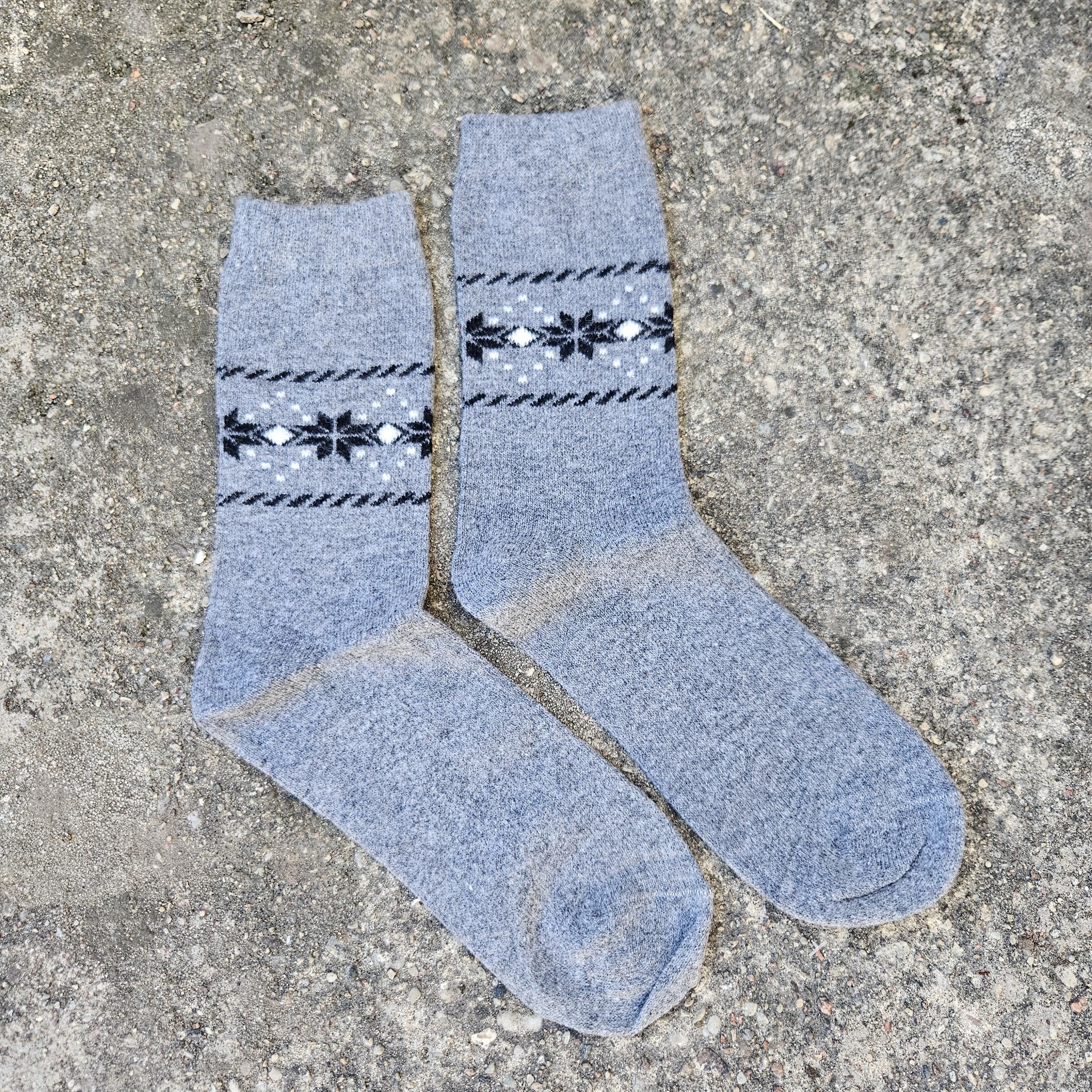 Thin Merino Wool Socks – Nordic Snowflake Design | Lightweight, Breathable Hiking Socks