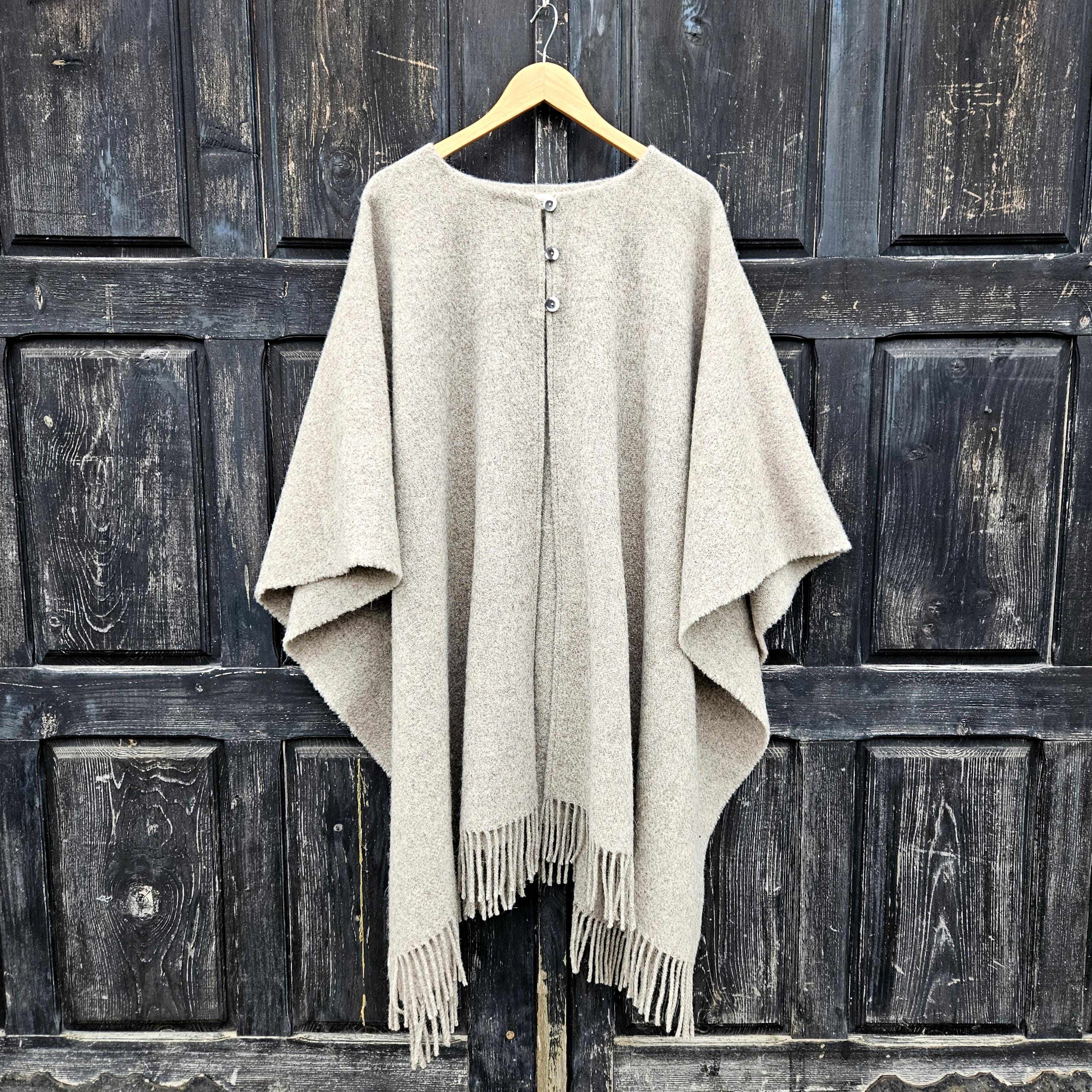 wool blanket poncho with hood - grey or green herringbone SALA - unisex ruana with fringes - Comfortable cape cloak shawl outdoor - In2Nord