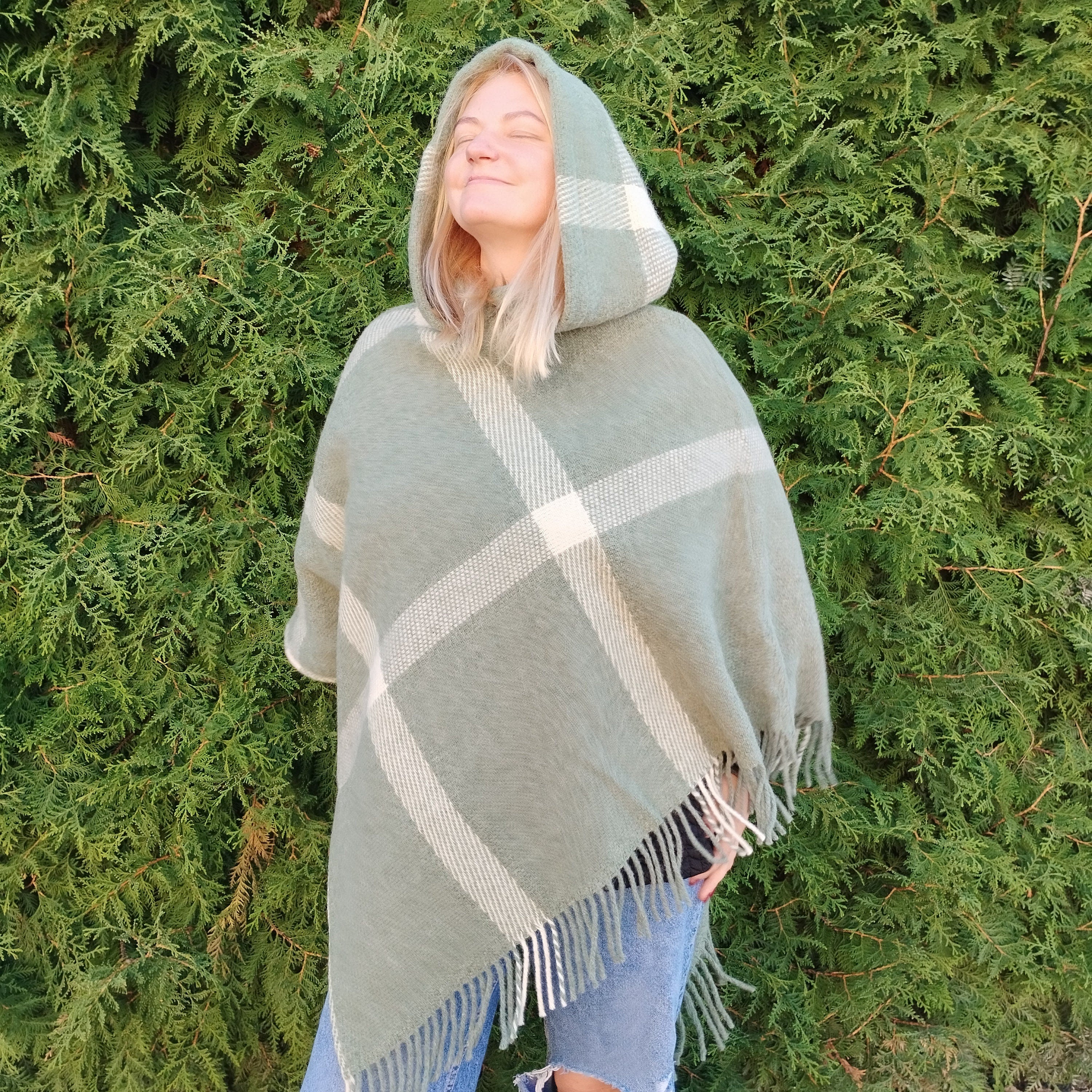 Green Wool Poncho Kiruna - Hooded Wool Blanket Cape with Fringes for Outdoor Comfort