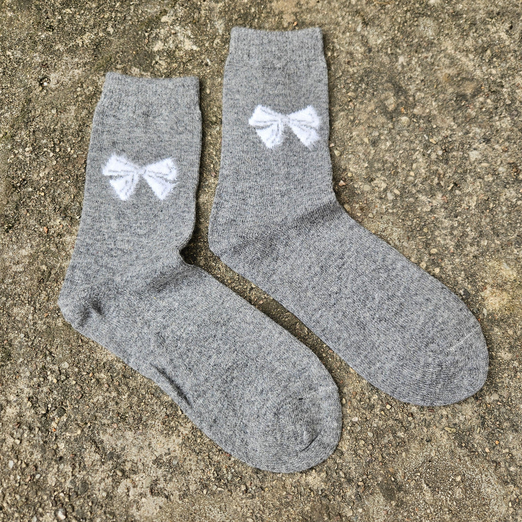 Thin Merino Wool Socks - Size EUR 35-38 39-42 Nordic warm socks for men or women Unisex Hiking Running everyday GRAY pink black navy red Bow
