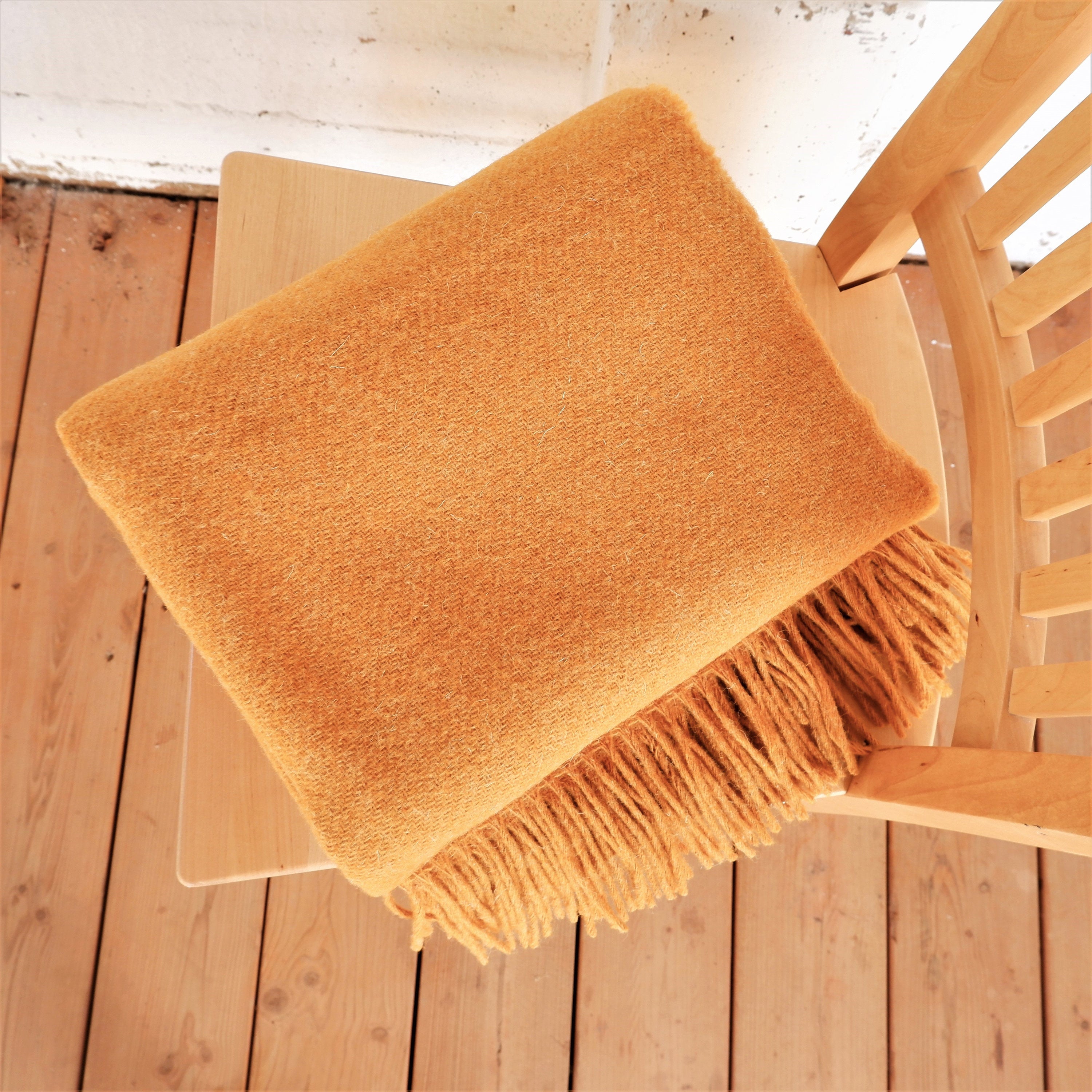 Wool Blanket – New Zealand Wool Throw | Warm Winter Blanket, Breathable & Hypoallergenic