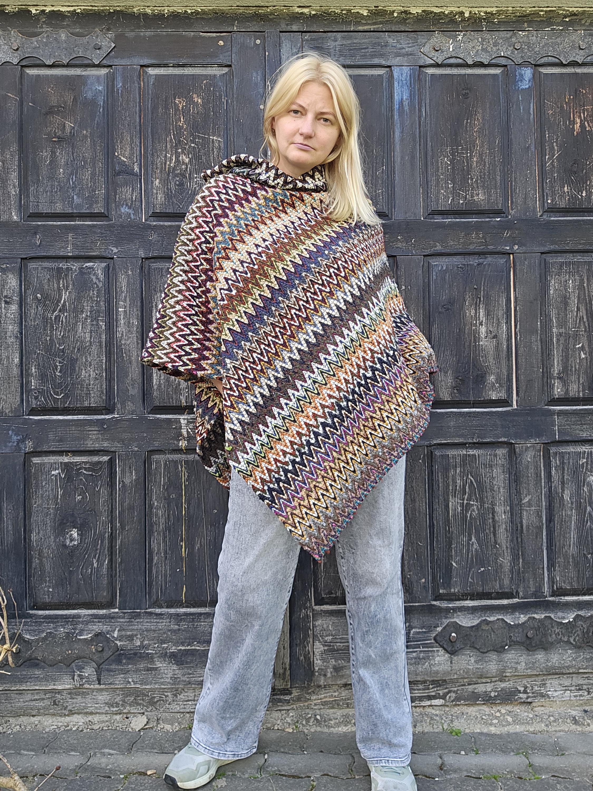 Wool Blanket Poncho Kiruna - Hooded Wool Cape Brown Zigzag Ruana for Outdoor Comfort