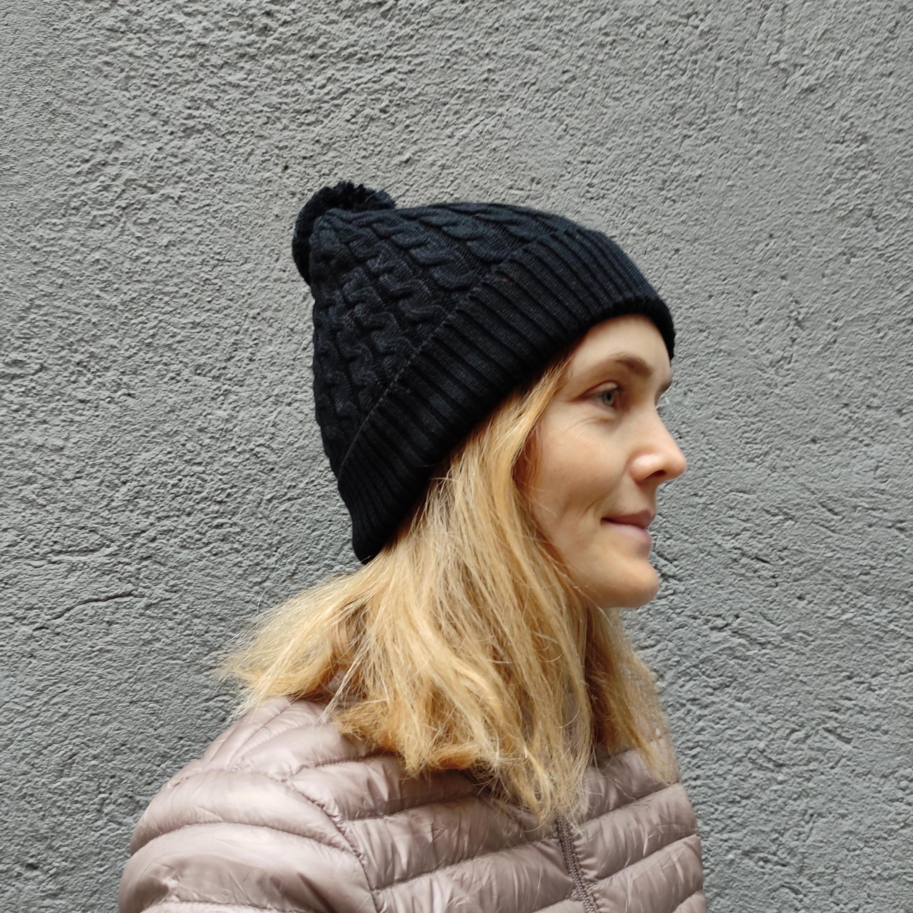 Nordic Woolen Hat – Braided Pattern Beanie with Fleece Lining for Scandinavian Winter