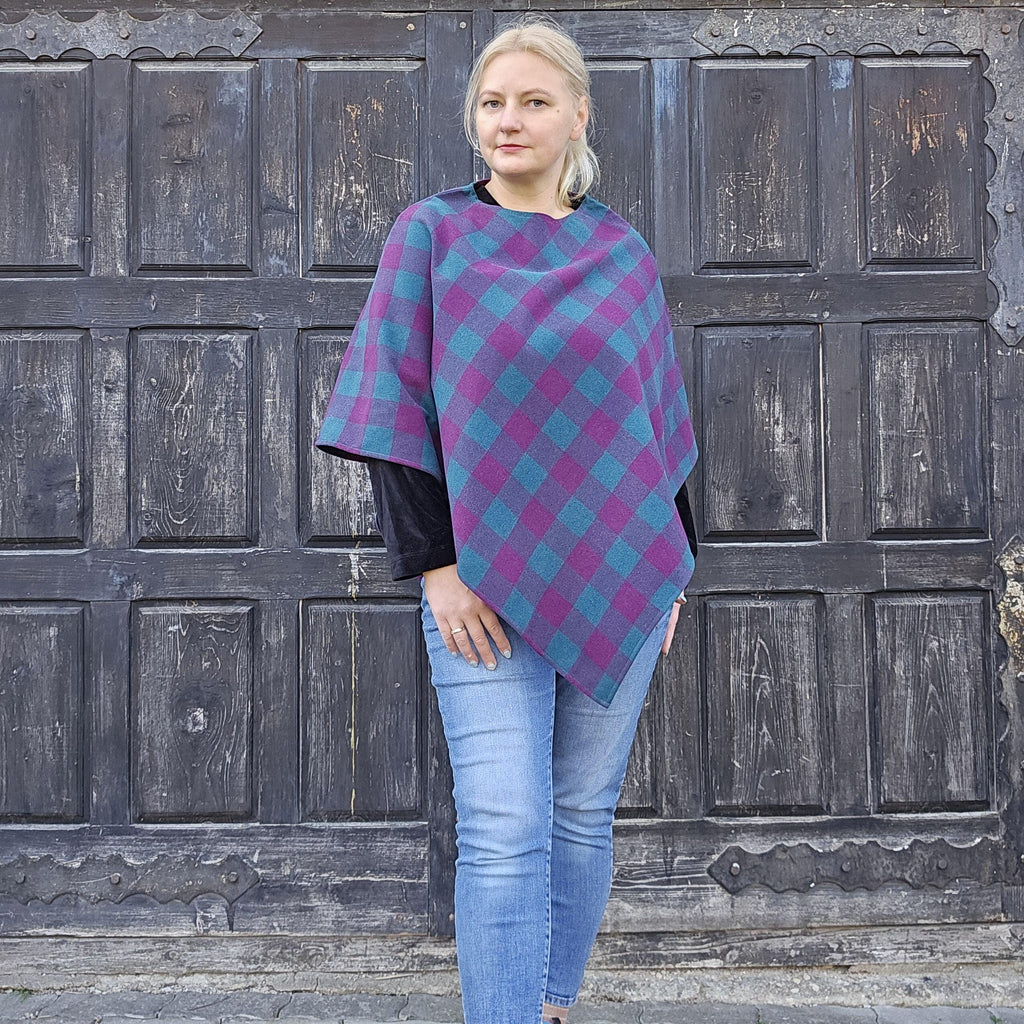 Wool Blanket Poncho Kiruna - Purple Checked Hooded Cape | Comfortable Soft Warm Ruana