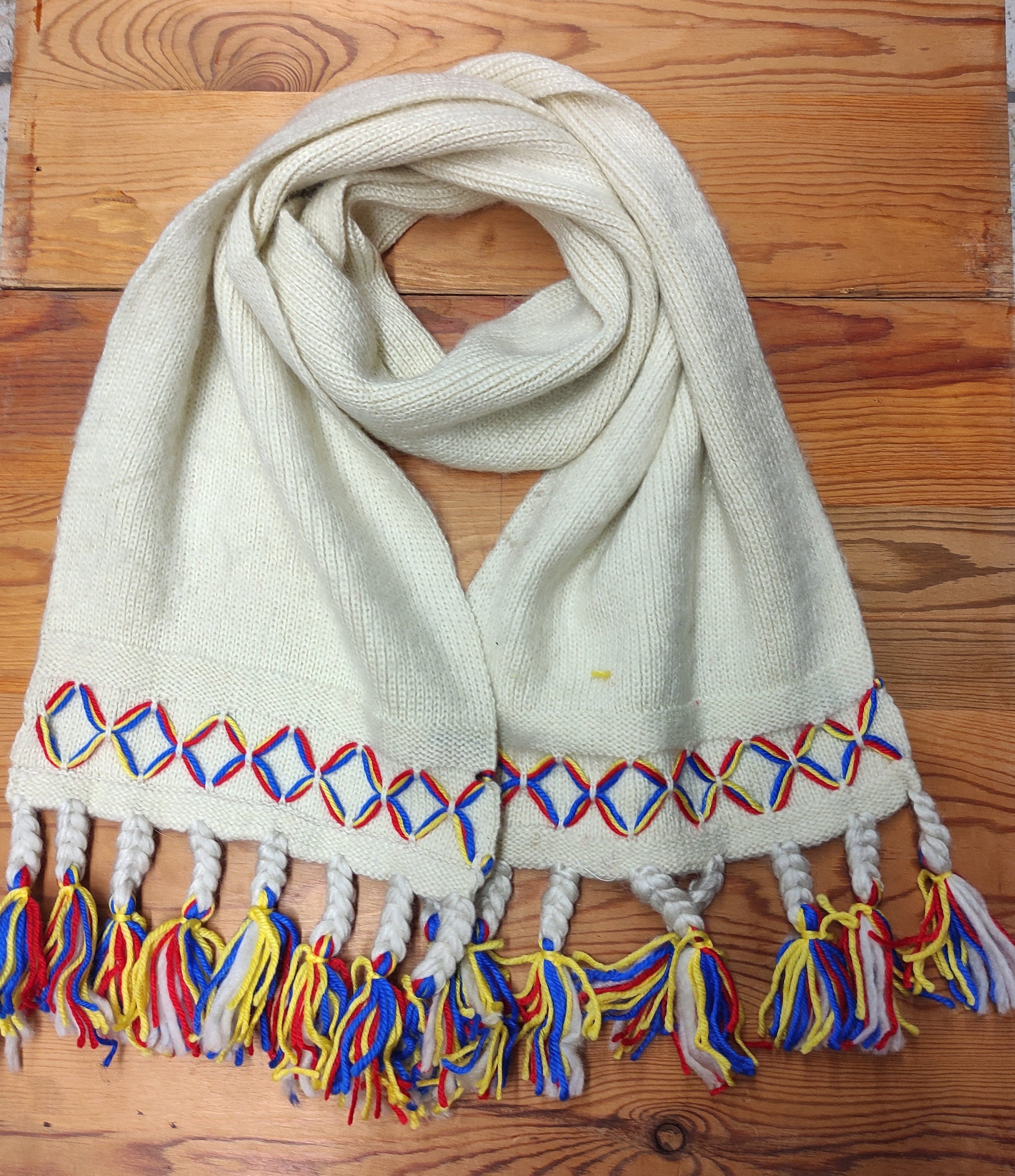 Lovikka Wool Mittens – Knitted Warm Winter Accessories With Tassel Embroidery