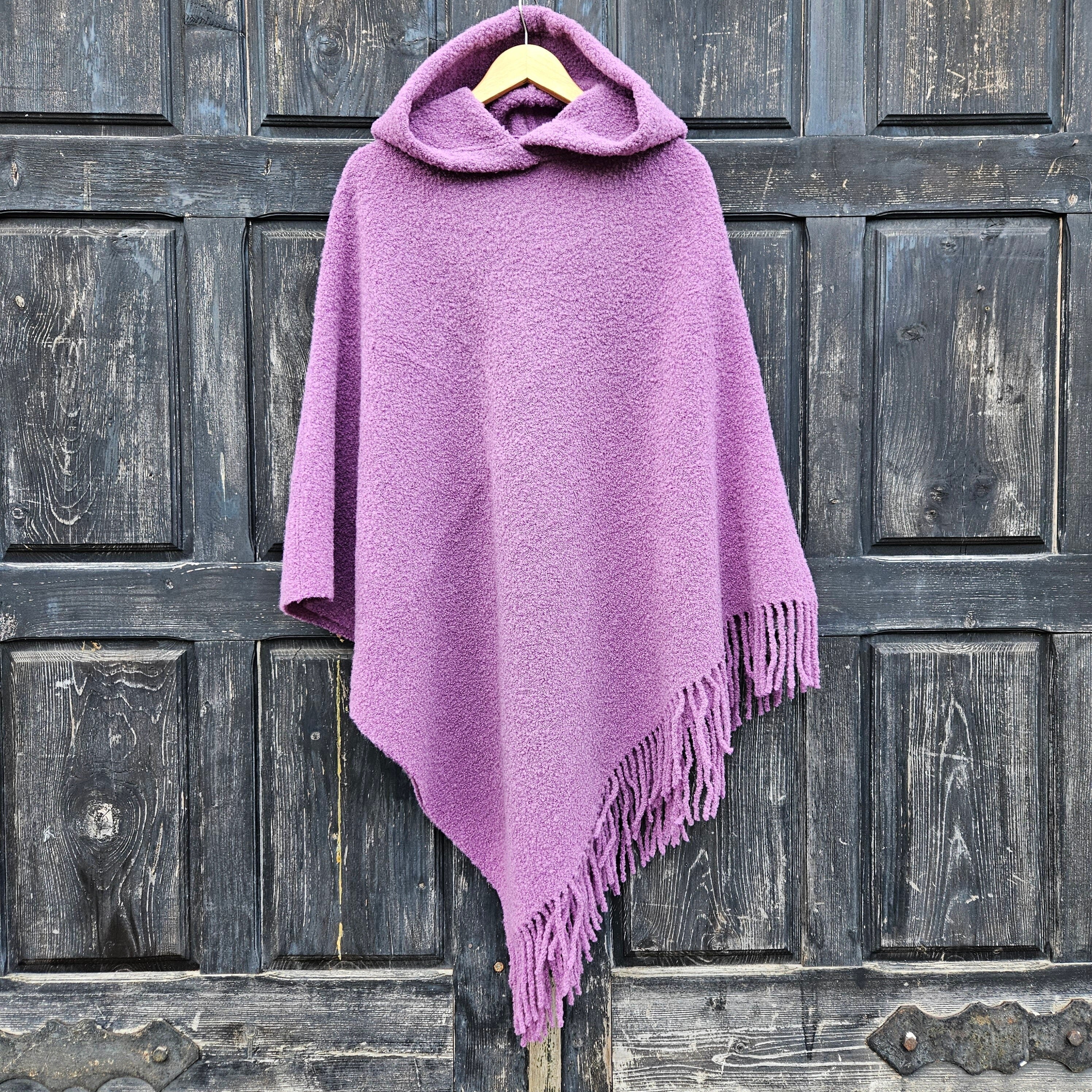Wool Blanket Poncho Kiruna – Hooded Wool Cape with Fringes | Comfortable Outdoor Wrap