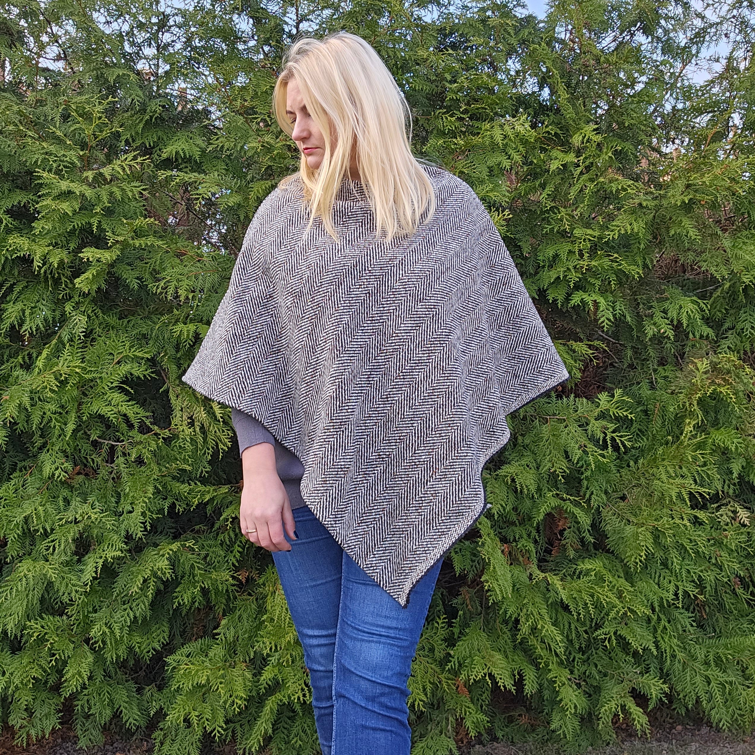 Herringbone wool blanket poncho - Kiruna - cape ruana with fringes -  Comfortable wool cape for outdoor - In2Nord