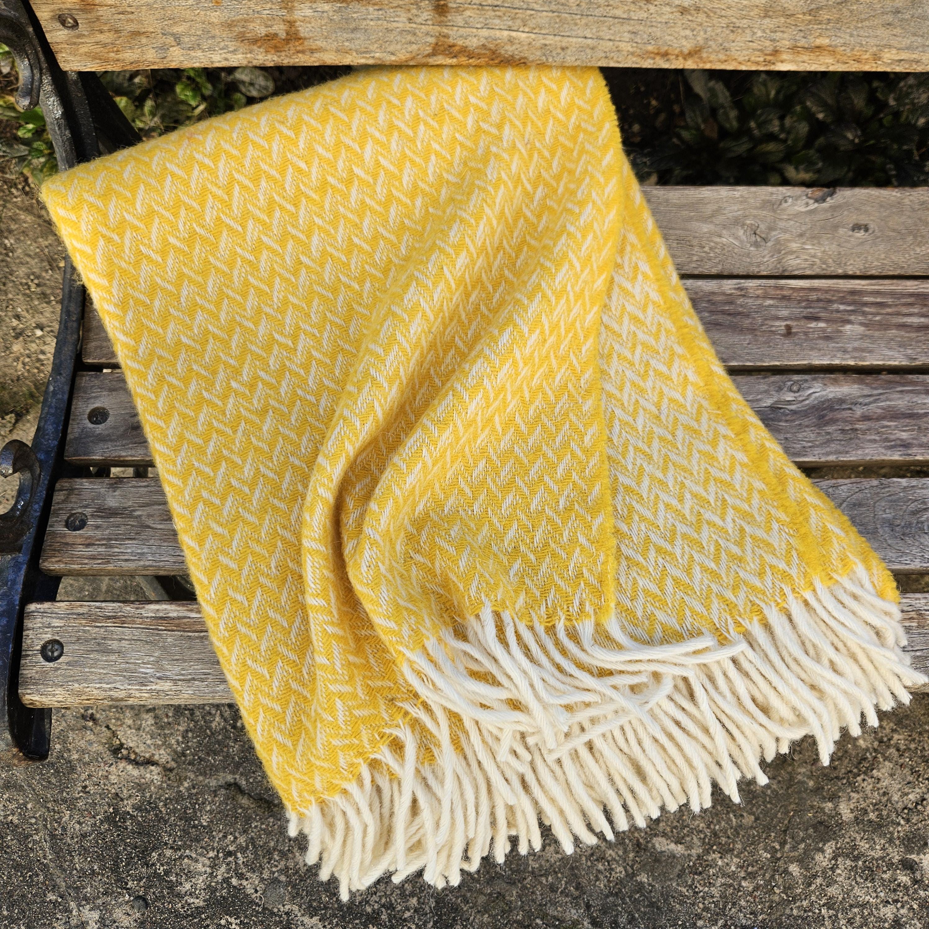 Wool Blanket – Natural Wool Throw | Warm Winter Blanket | Hypoallergenic & Breathable