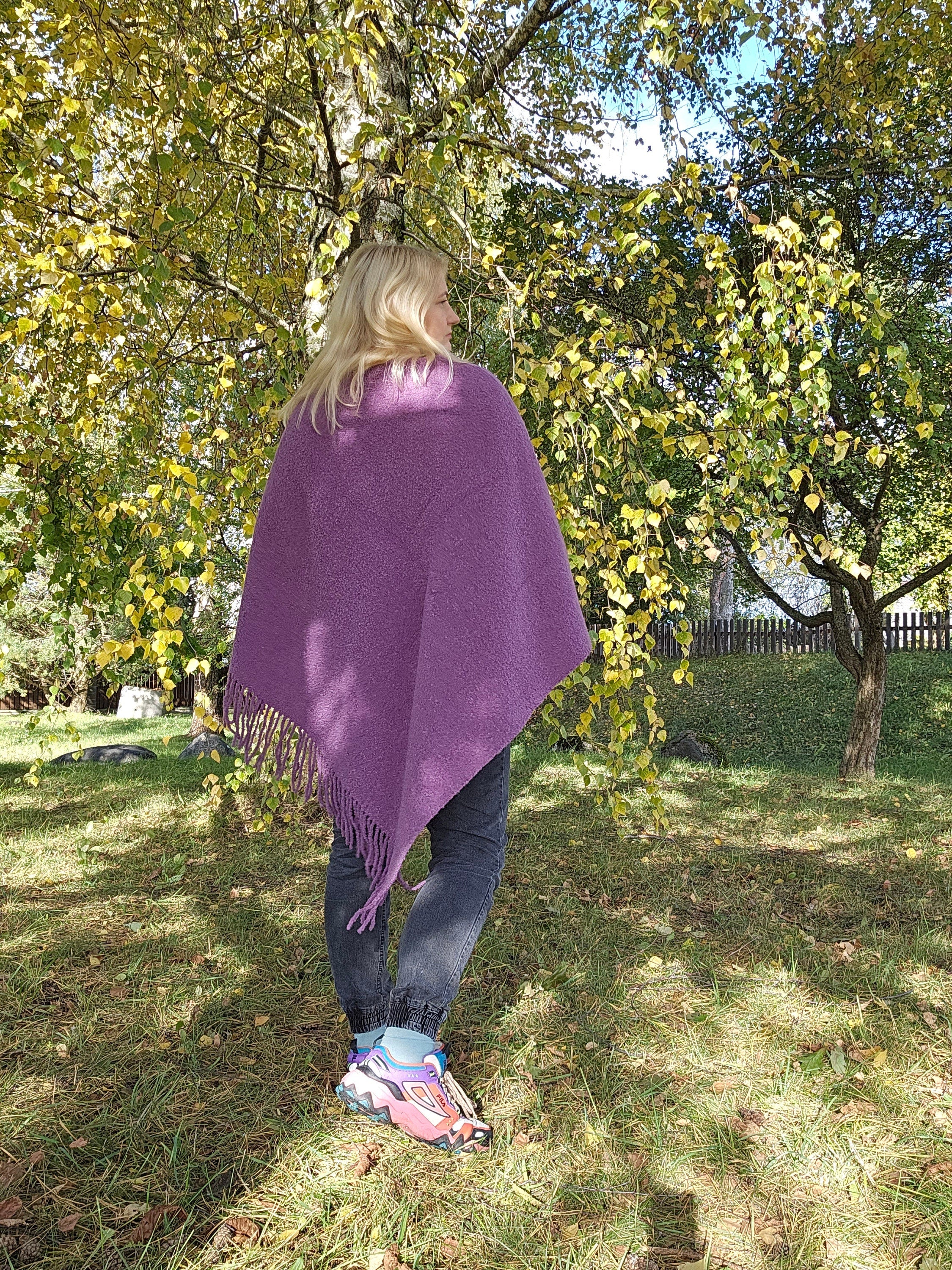 Wool Blanket Poncho Kiruna - Hooded Wool Cape with Fringes | Beige Unisex Outdoor Ruana