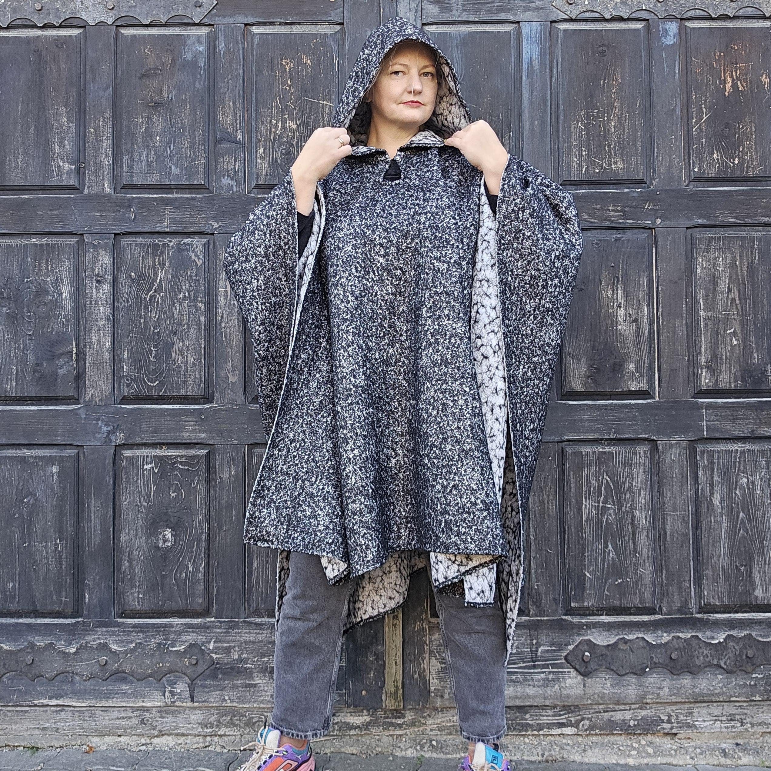 Wool poncho OLAND Unisex ruana cape - Grey wool blanket poncho with or without hood - Comfortable cape cloak shawl outdoor - In2Nord