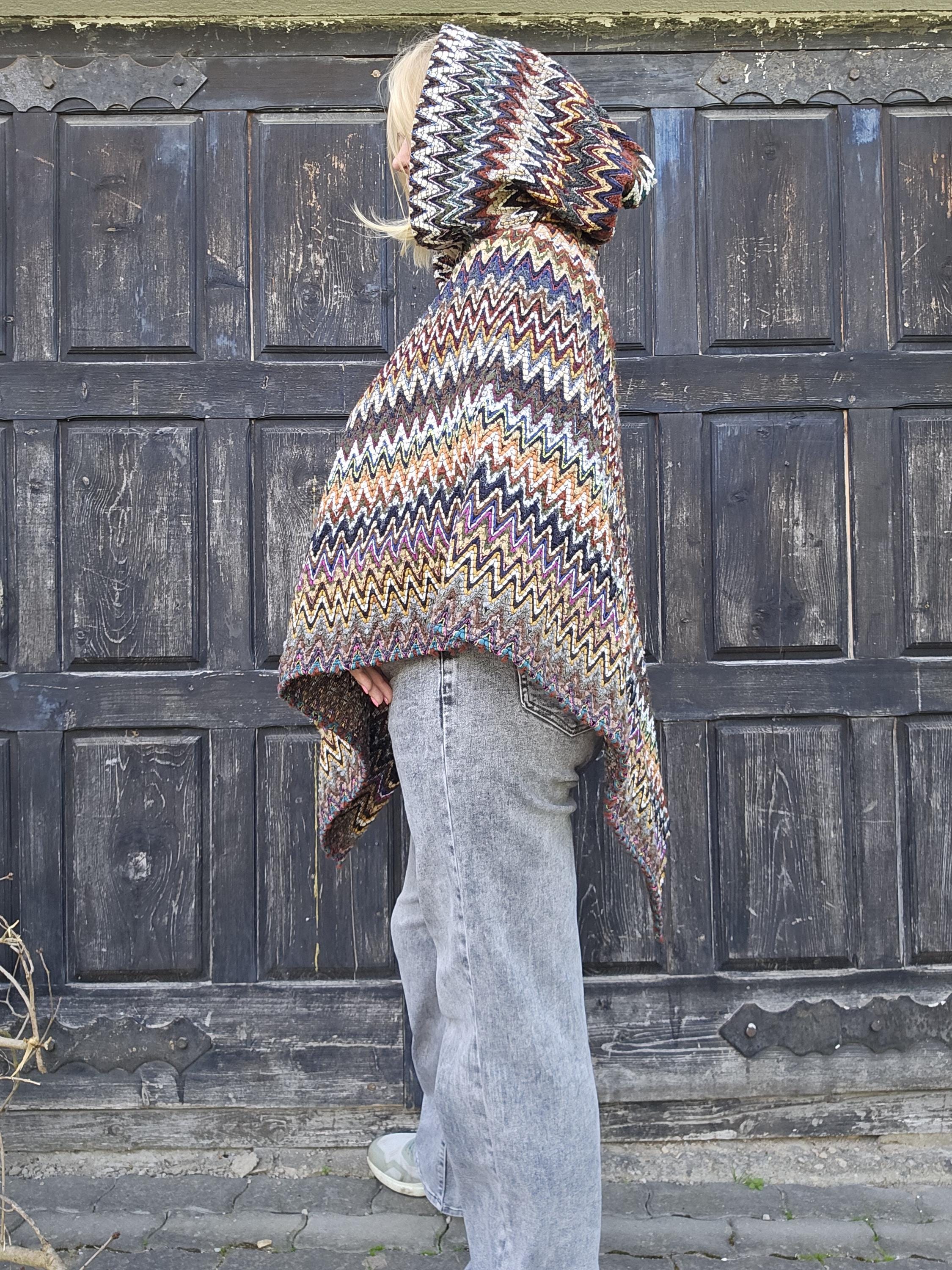 Wool Blanket Poncho Kiruna - Hooded Black Blue Zigzag Cape | Comfortable Outdoor Wrap